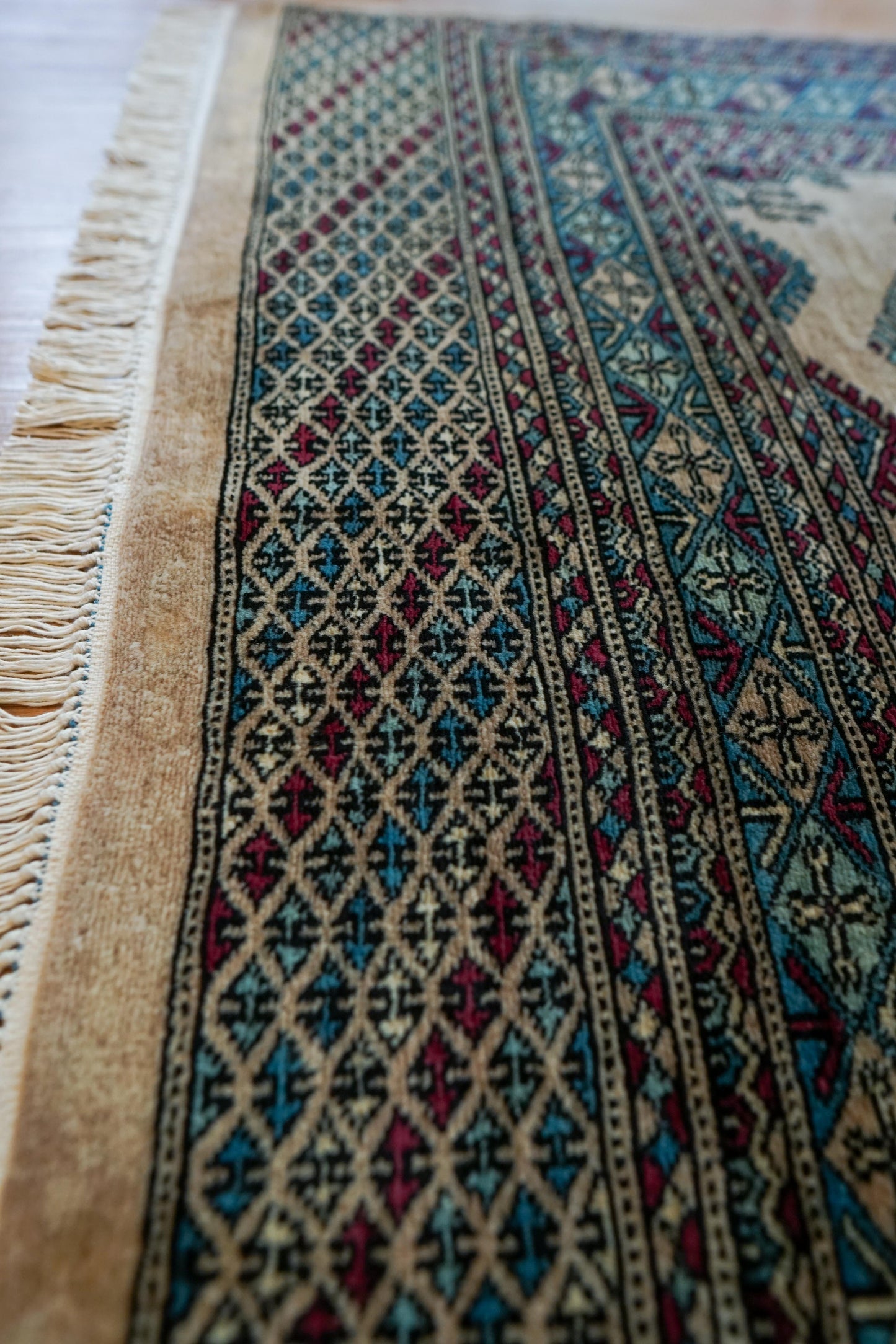  パキスタン手織り絨毯 ベージュ 248×150cm