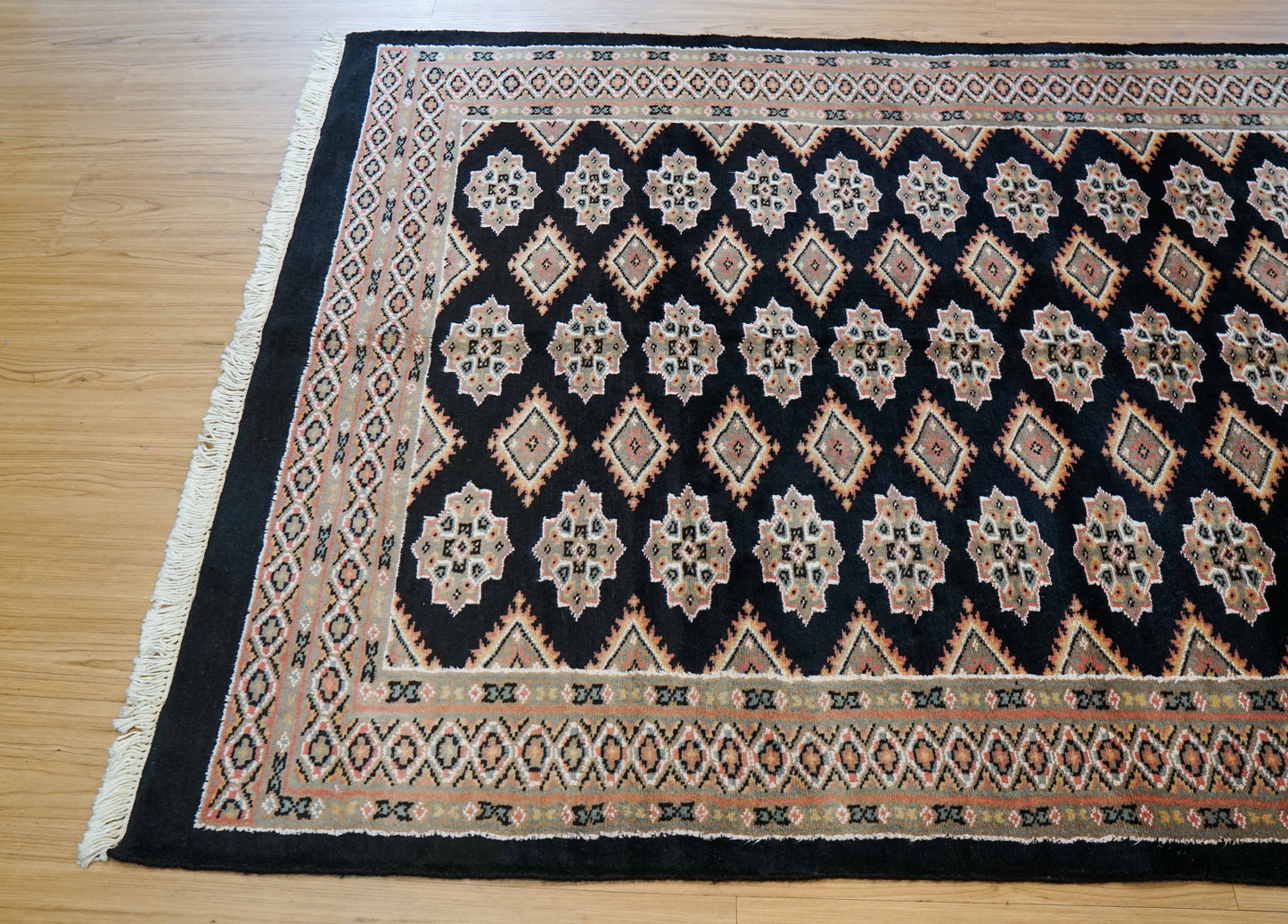  パキスタン手織り絨毯 185×120cm