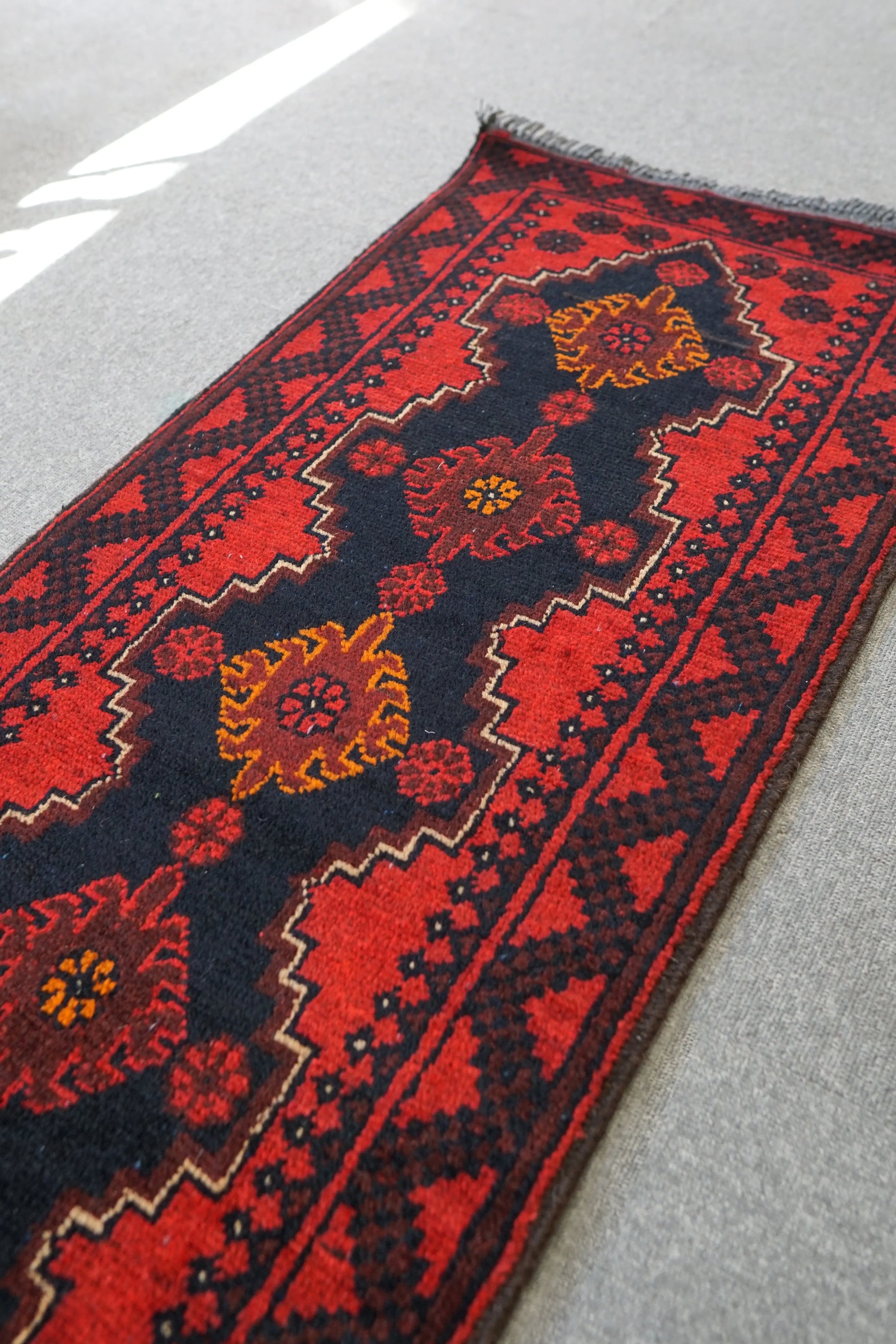 145cm×51cm 廊下敷きペルシャ手織り絨毯 バルーチ ヴィンテージ ラグ - Decorworks