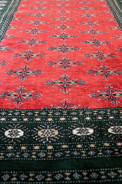  パキスタン手織り絨毯 143×92cm｜バタフライ文様・お守りモチーフのボーダー 高密度ウール