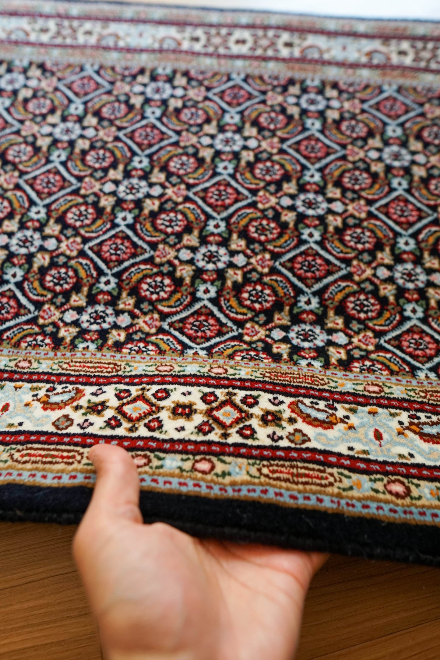  ペルシャ 絨毯　ムード産 89×58cm