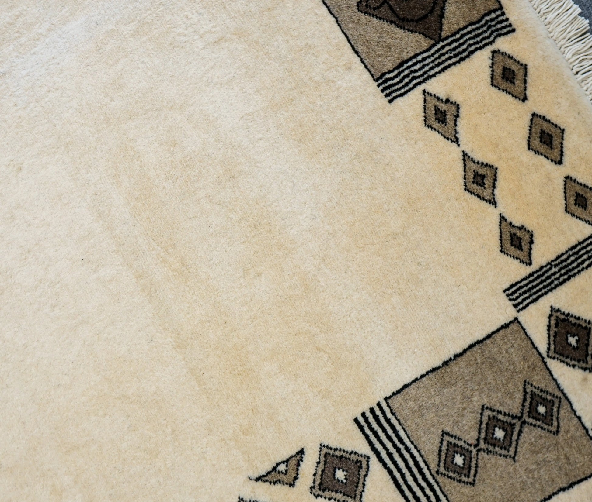 パキスタン絨毯　259×200cm Decorworks