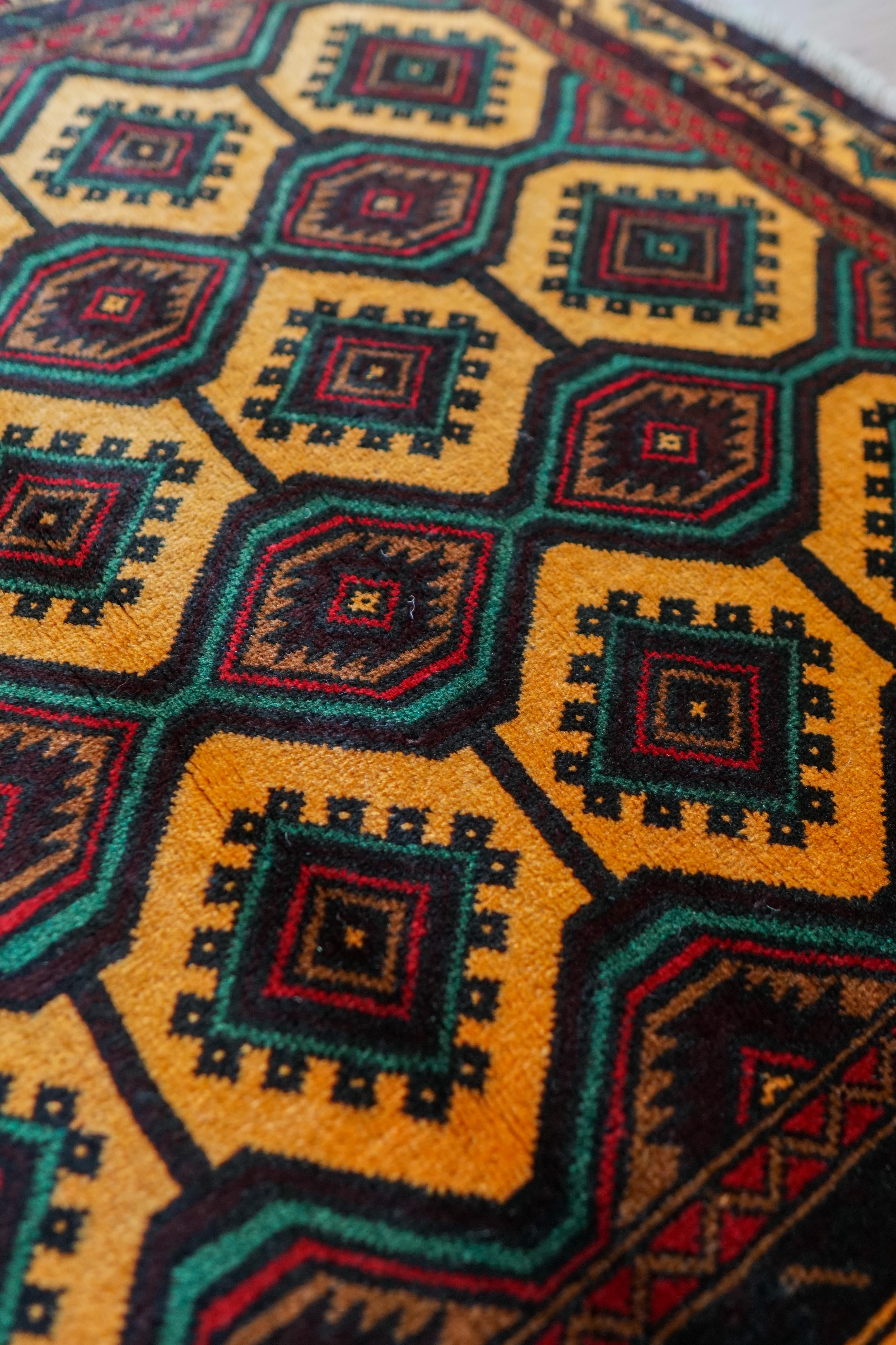 トライバルラグ（トルクメン族）180×113cm – Decorworks