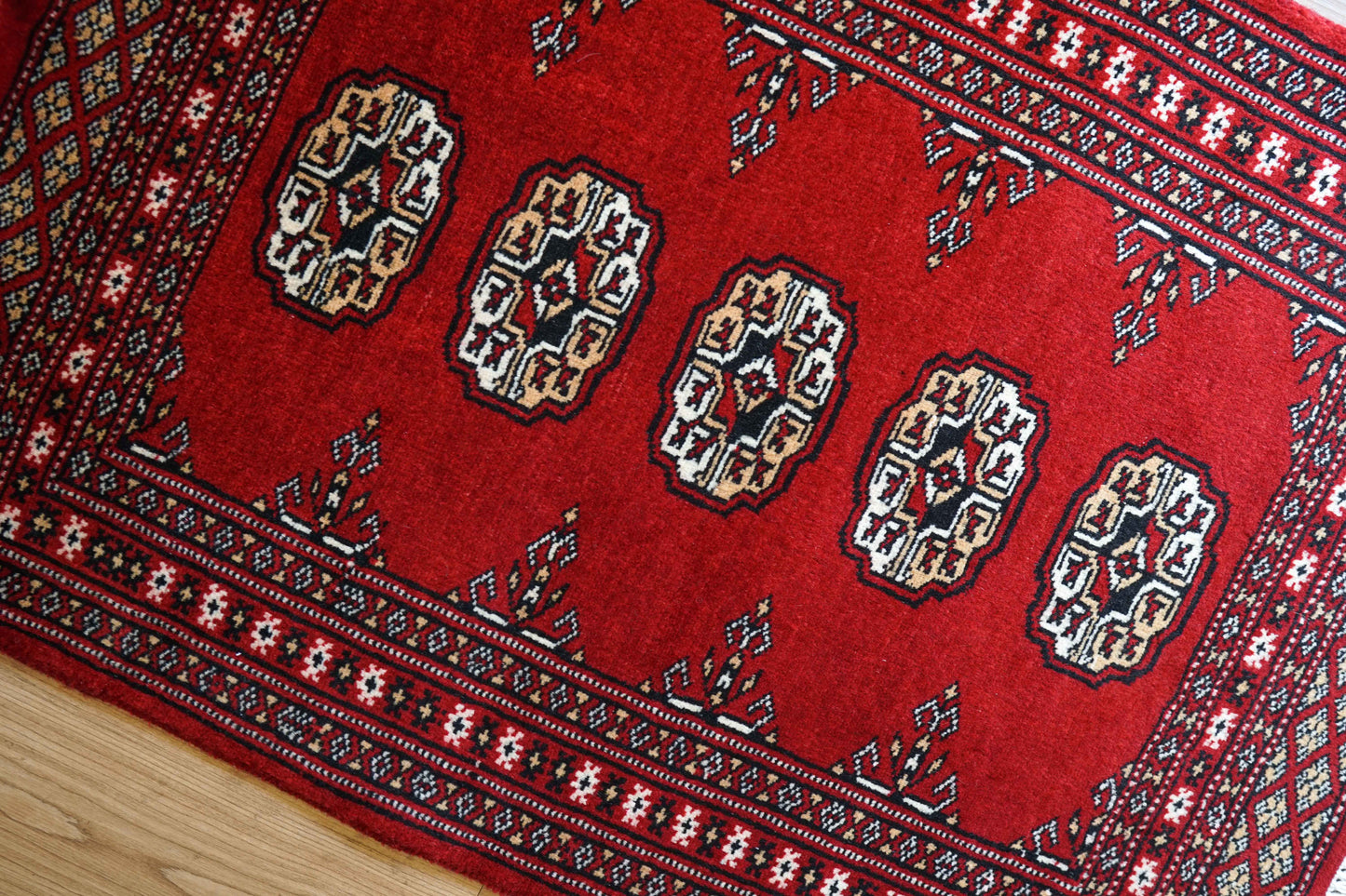  トルクメン ボハラ 手織り パキスタン絨毯 88×63cm 玄関マット