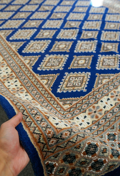 185×126cm パキスタン手織り絨毯 . トライバルラグ　 Decorworks