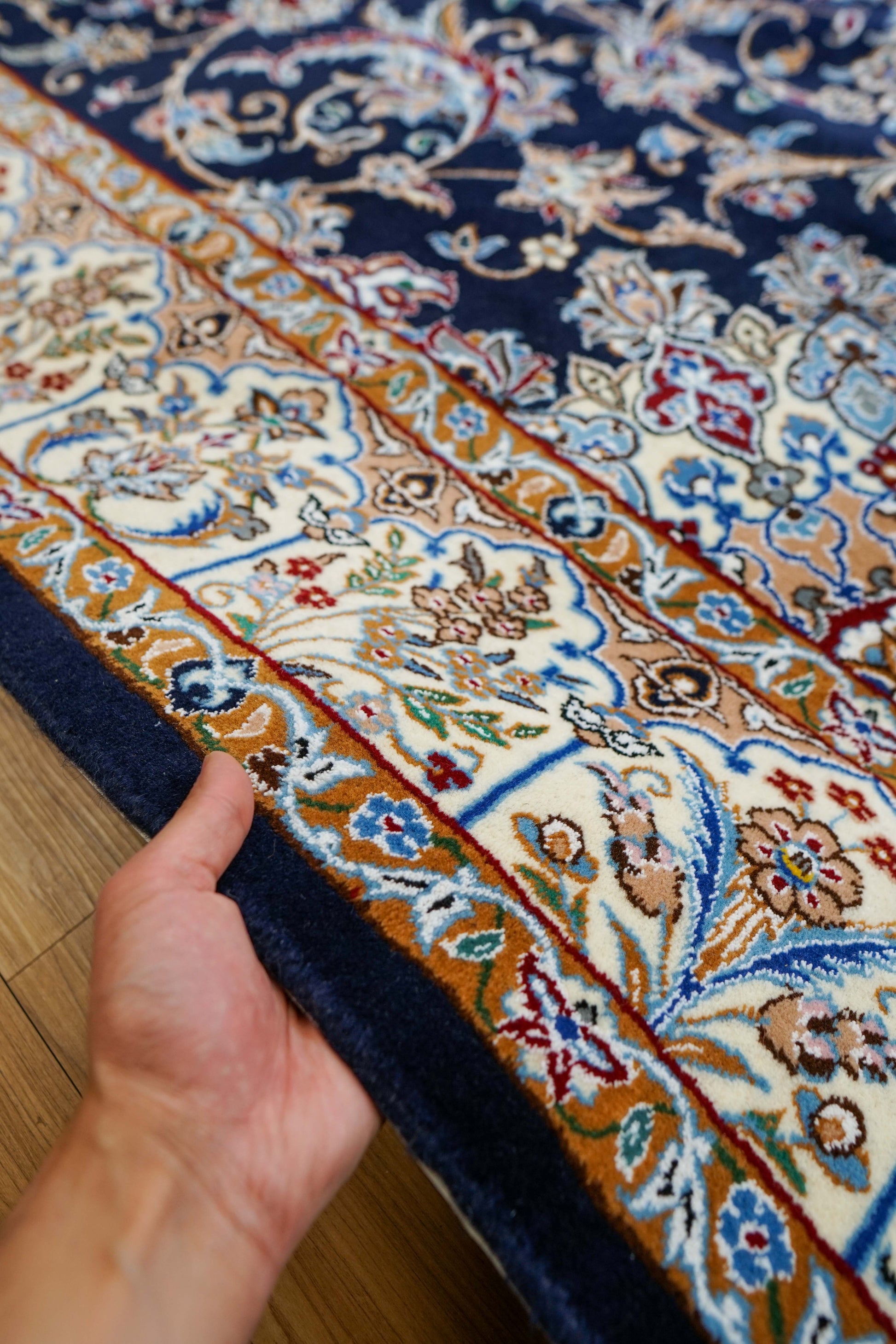  ペルシャ絨毯 ナイン産 250×200cm｜ウール×シルク・繊細メダリオンの伝統デザイン