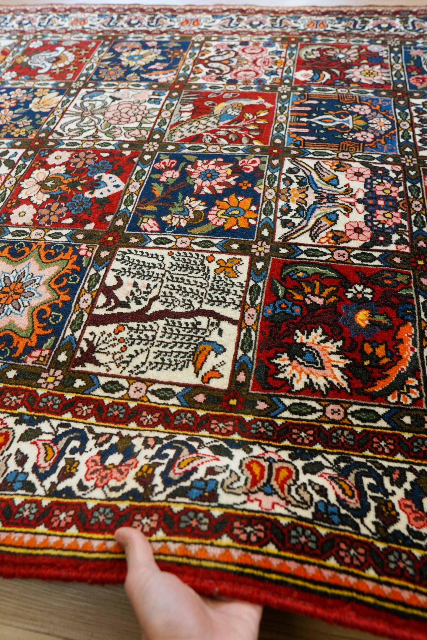  ペルシャ絨毯 バクティアリ産 202×136cm