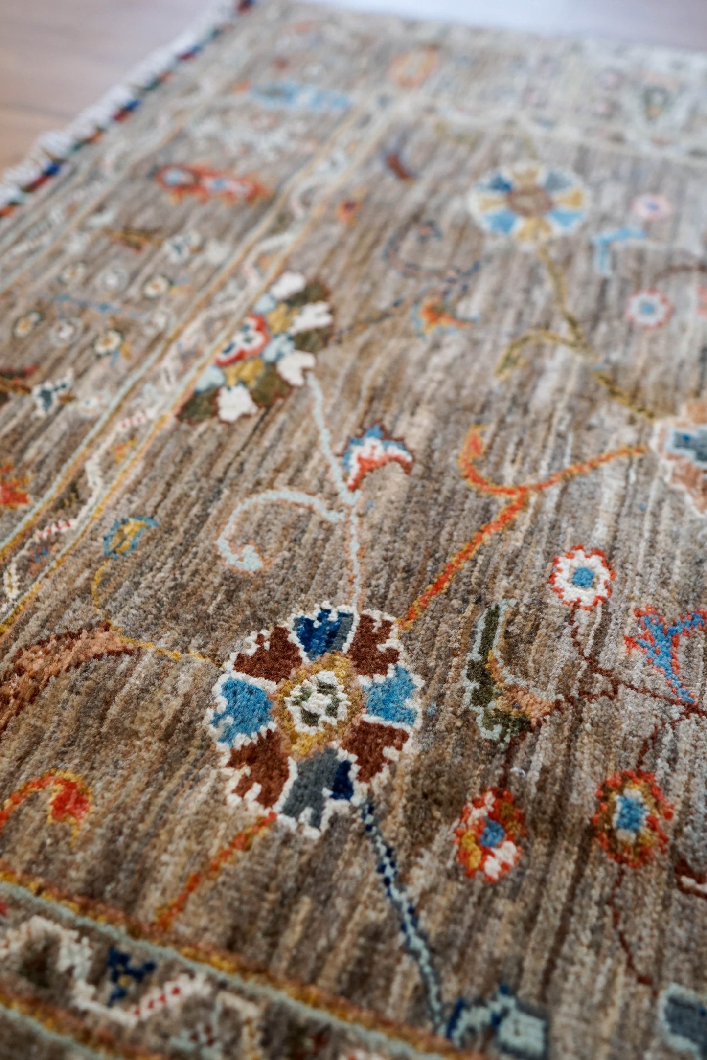 Collection 142×104cm アフガニスタン手織り絨毯 ガズニウール