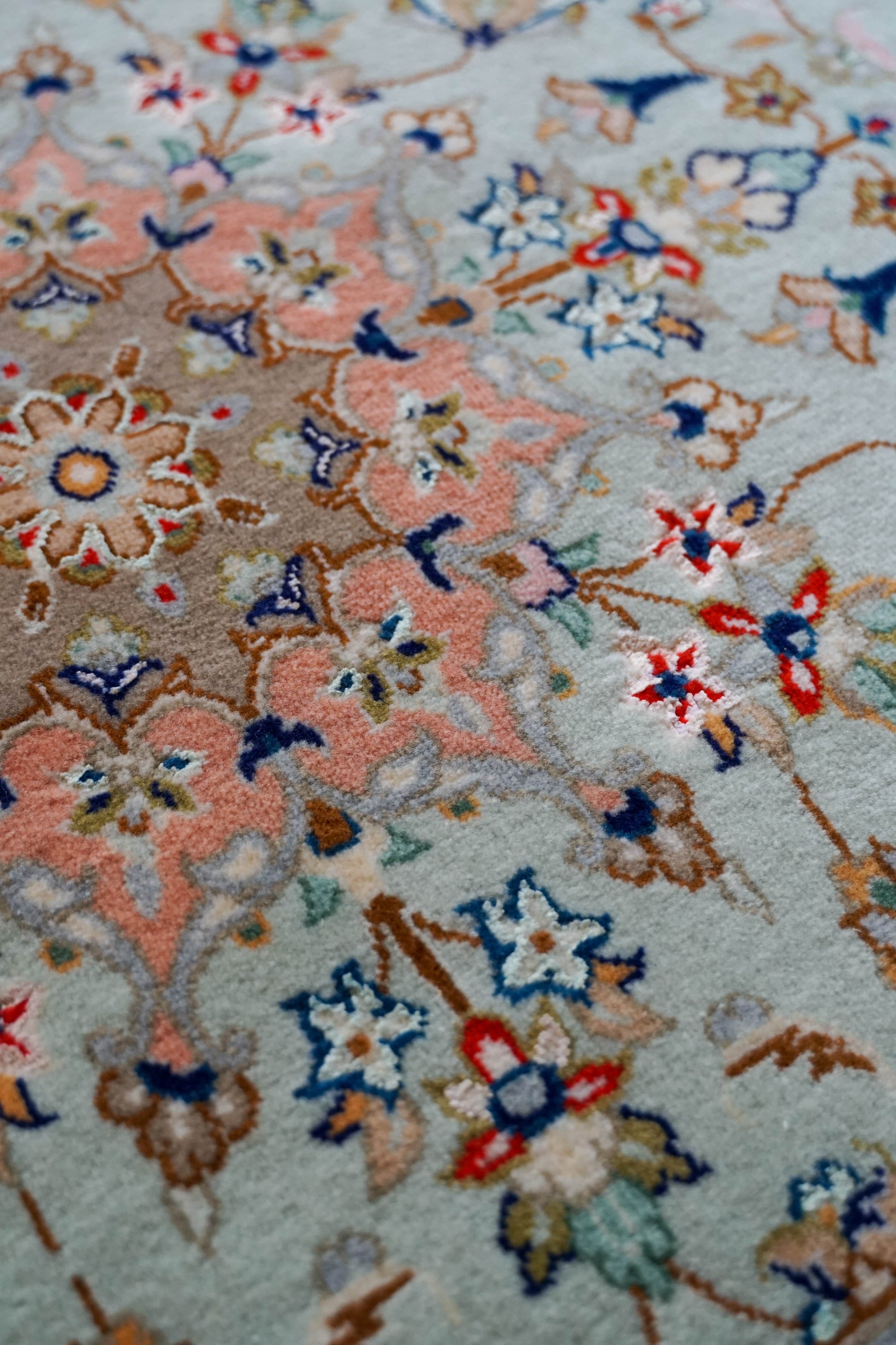 Collection ペルシャ絨毯 カシャーン産 130×85cm ｜ ウールとシルクが織りなす柔らかな光と伝統の花文様