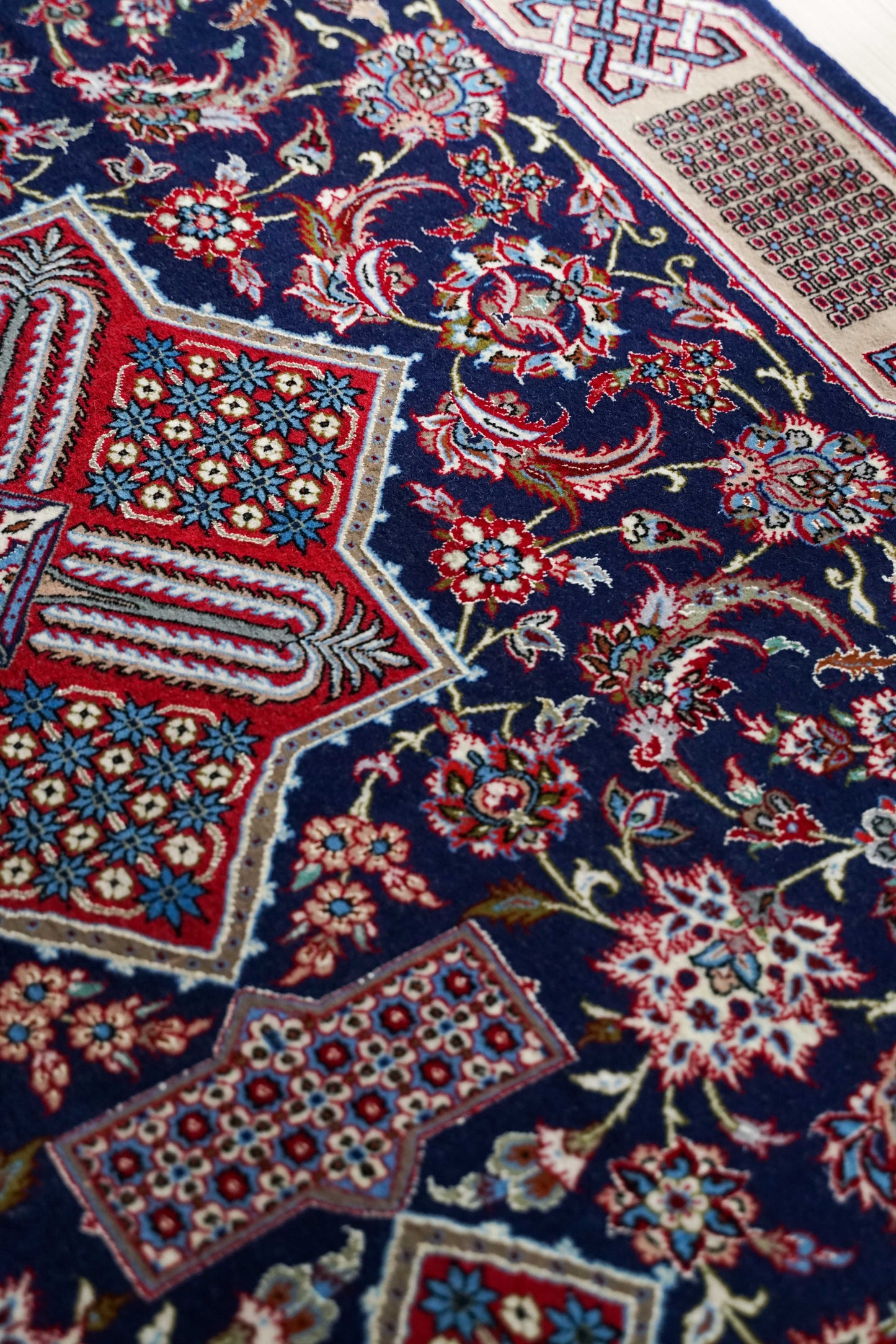  ペルシャ絨毯 オールドイスファハン産 170×113cm｜コルクウール＆シルク 手織り
