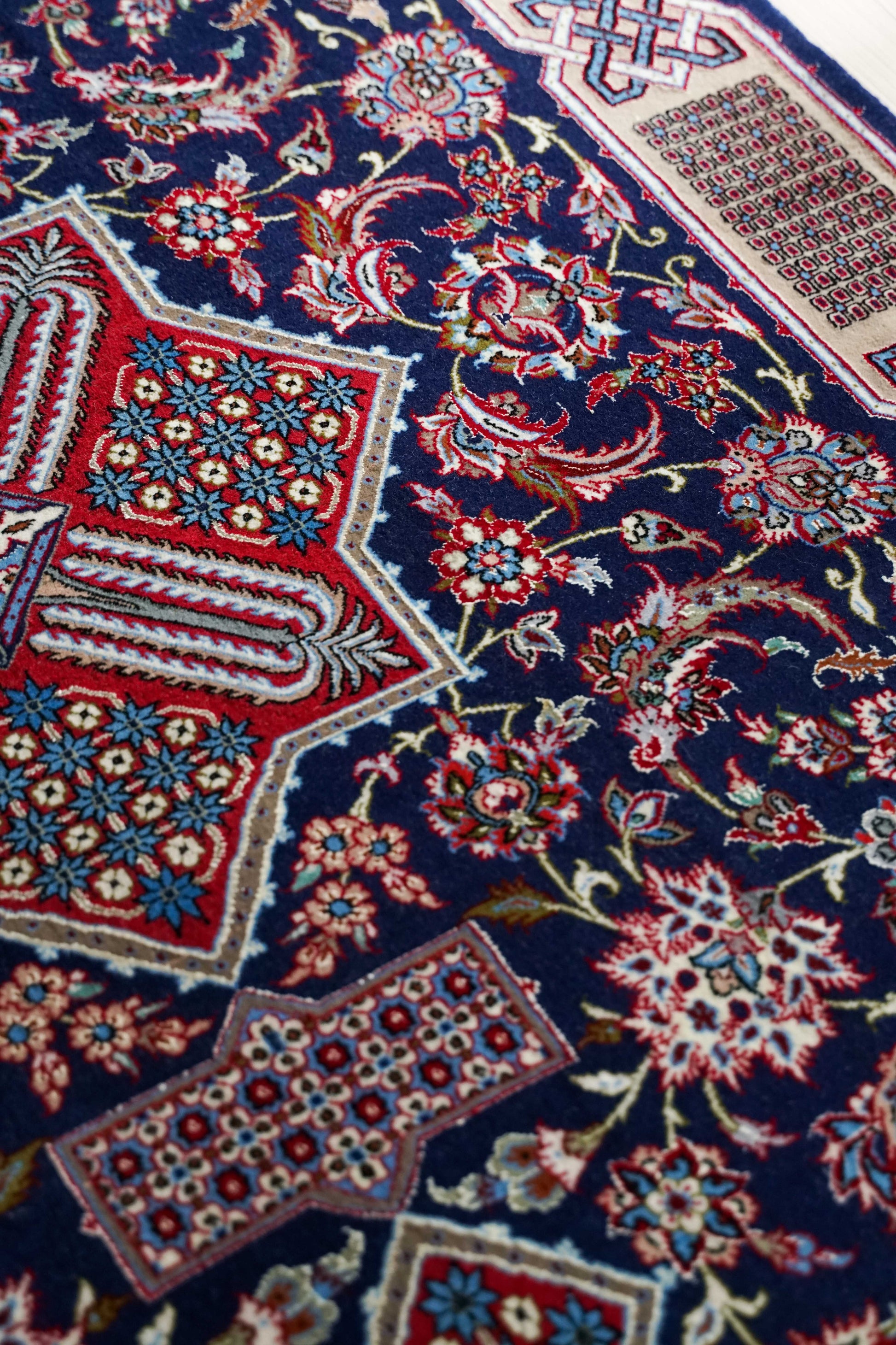  ペルシャ絨毯 オールドイスファハン産 170×113cm｜コルクウール＆シルク 手織り