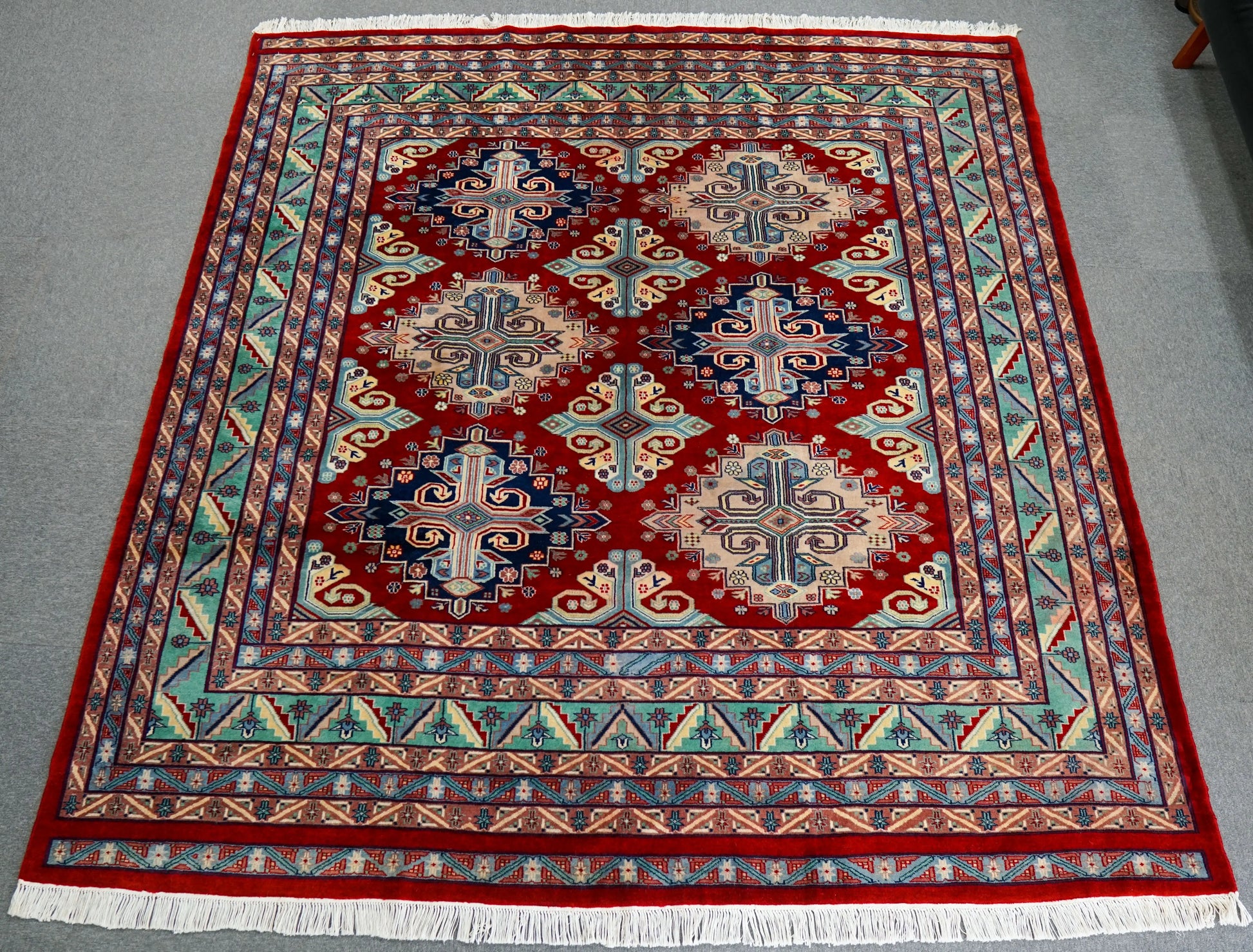 パキスタン絨毯　219×205cm Decorworks