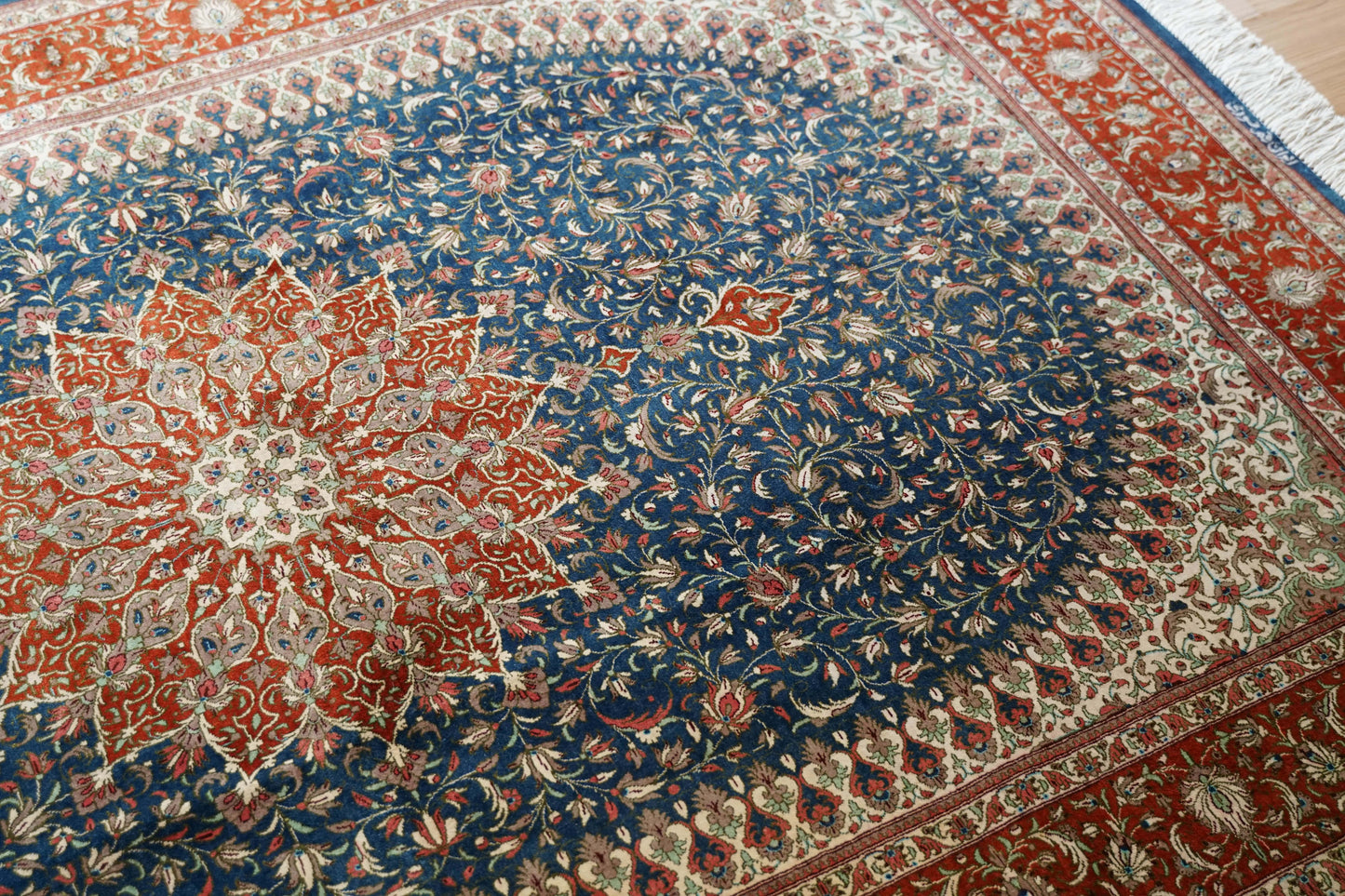 Collection 197×135cm ペルシャ手織り絨毯 クム産 ヌーリ工房 シルク100% 証明書付