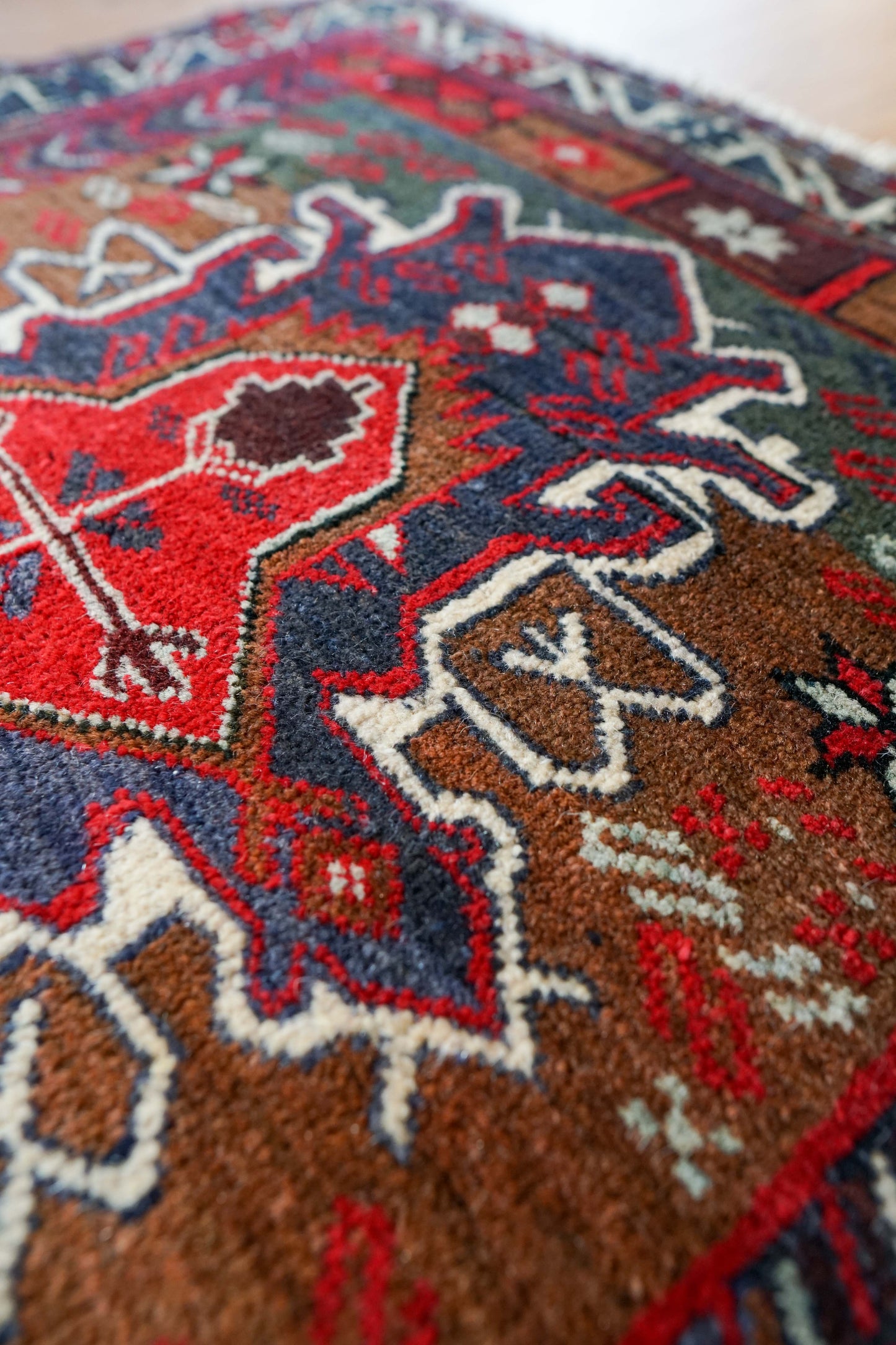  トライバルラグ ペルシャ絨毯 バルーチ 140x84cm