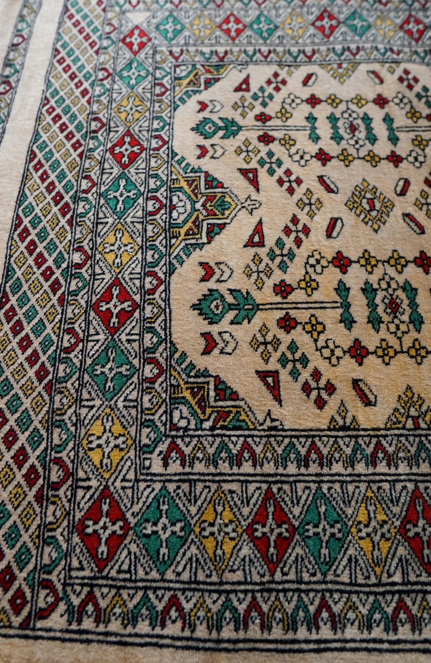 パキスタン手織り絨毯 122×78cm