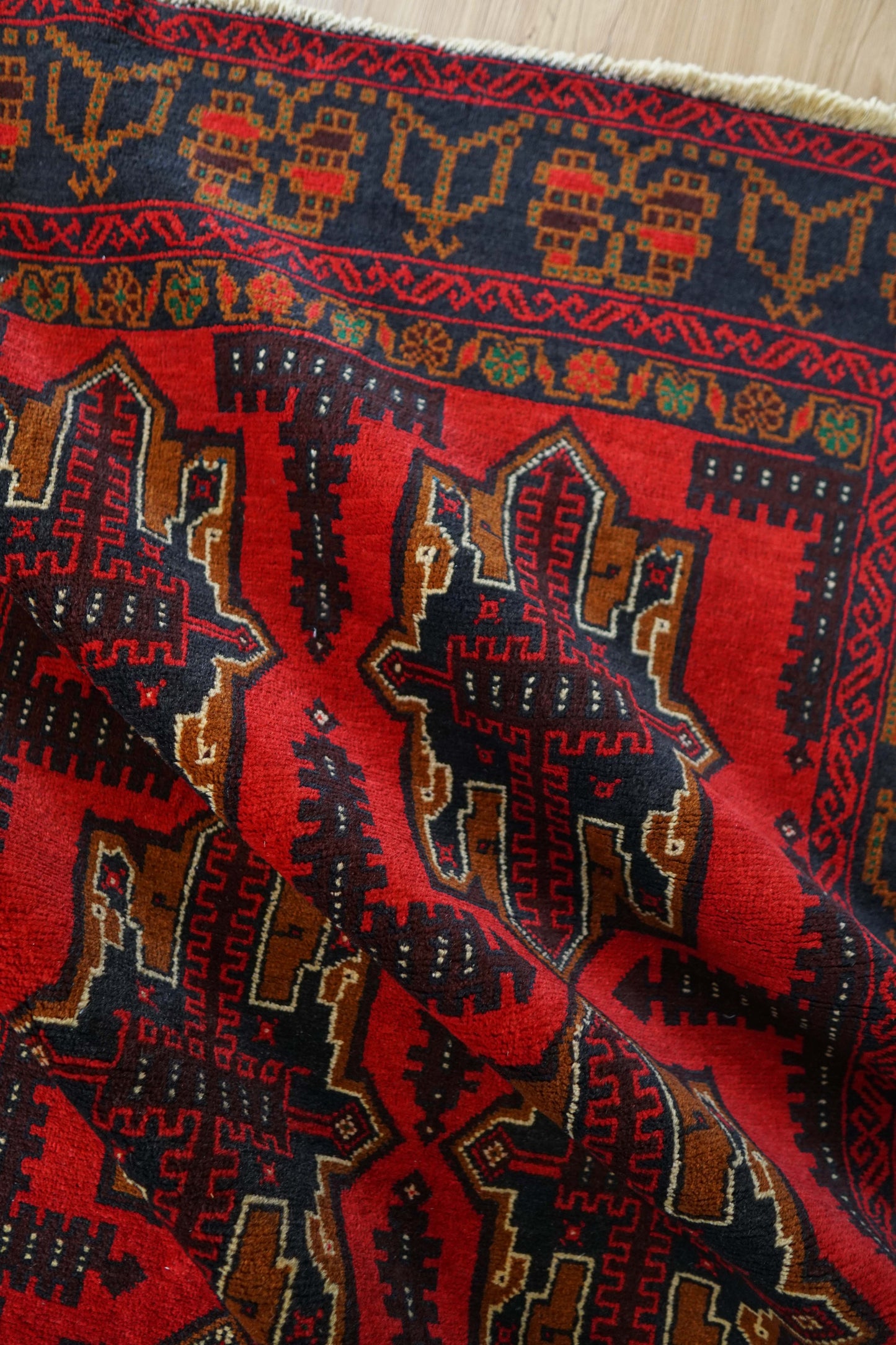 ペルシャ絨毯 バルーチ トライバルラグ 187×114cm