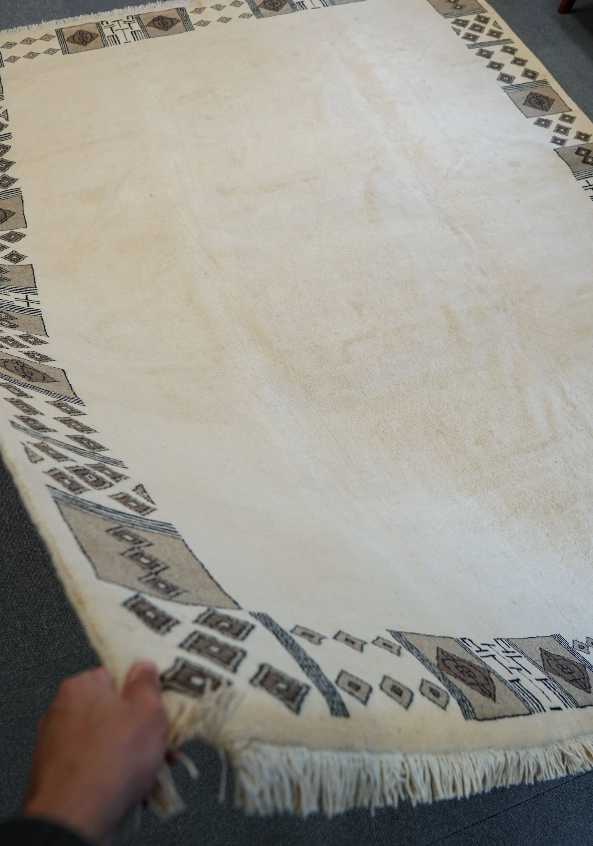パキスタン絨毯　259×200cm Decorworks
