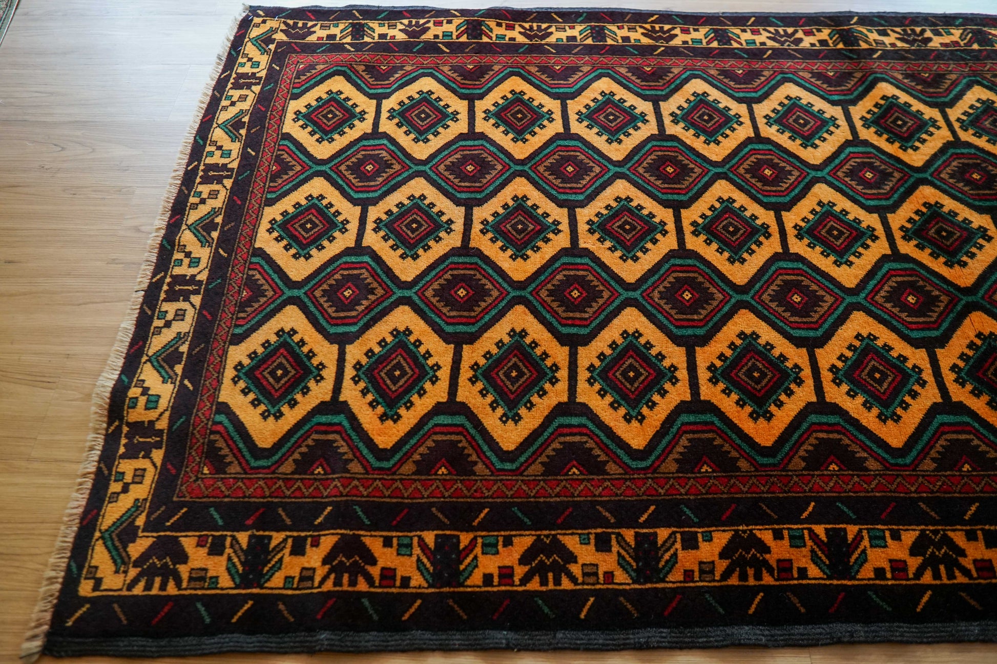  ペルシャ トライバルラグ（トルクメン族）180×113cm