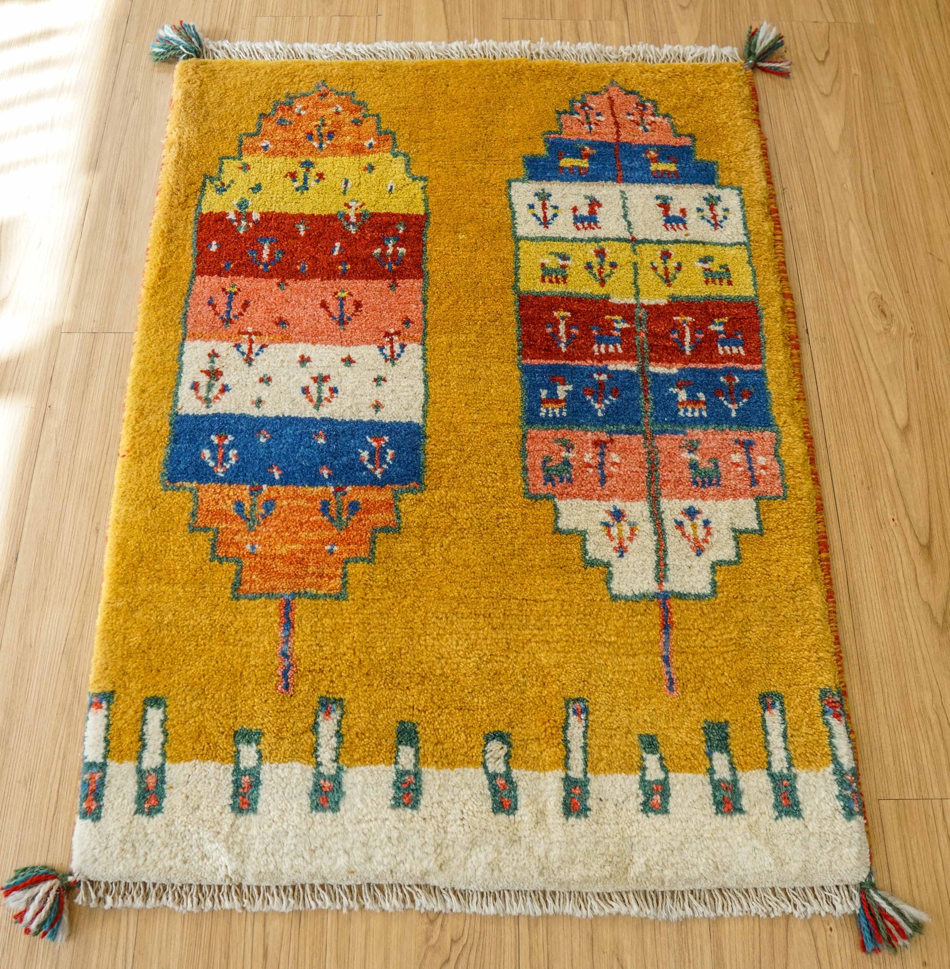  ペルシャ絨毯 手織りギャッベ 89×66cm