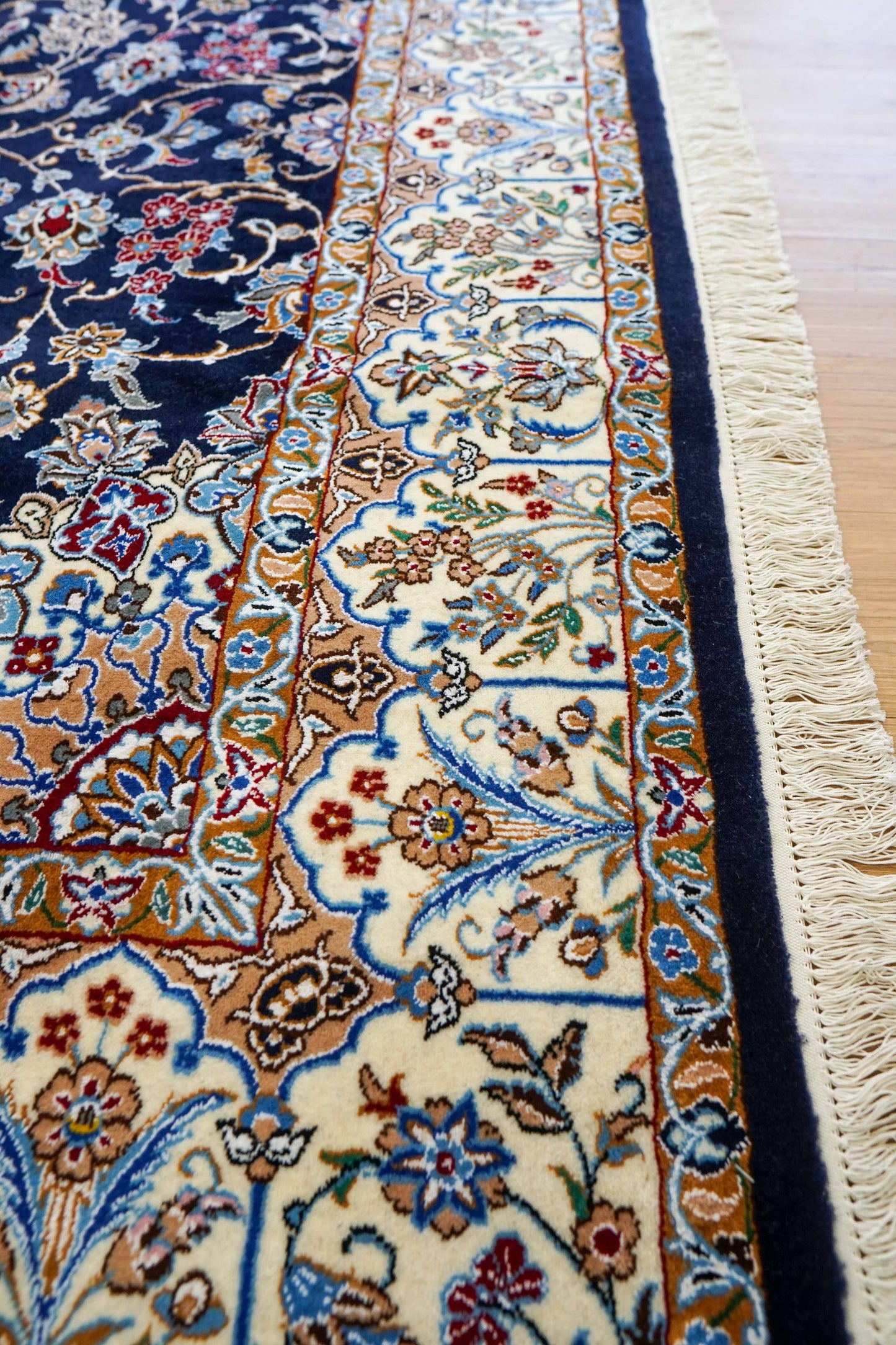  ペルシャ絨毯 ナイン産 250×200cm｜ウール×シルク・繊細メダリオンの伝統デザイン