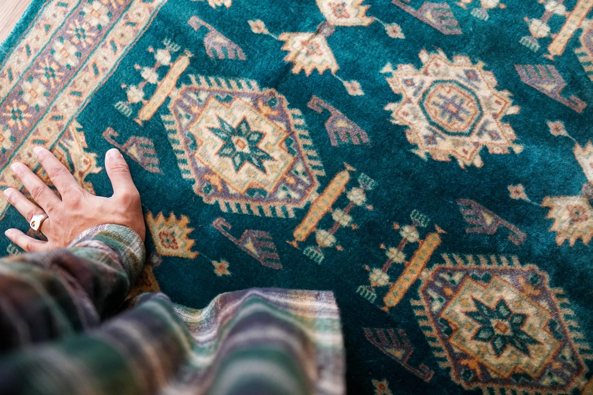  パキスタン手織り絨毯  156×95cm