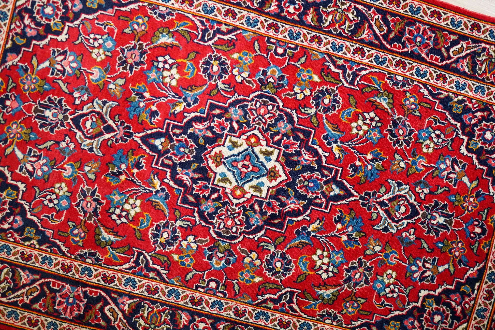  ペルシャ絨毯 カシャーン産　(カシャン)　155×97cm