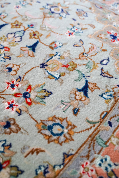 Collection ペルシャ絨毯 カシャーン産 130×85cm ｜ ウールとシルクが織りなす柔らかな光と伝統の花文様