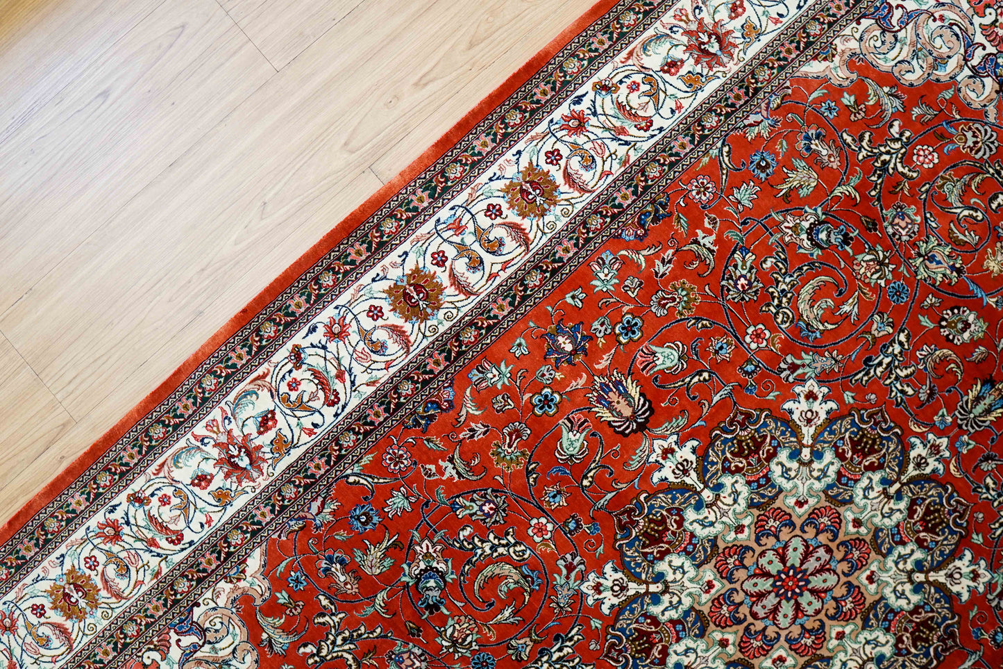 ペルシャ絨毯 クム産 モハマディ工房 シルク100% 197×130cm｜手織り 高密度シルクラグ メダリオンデザイン