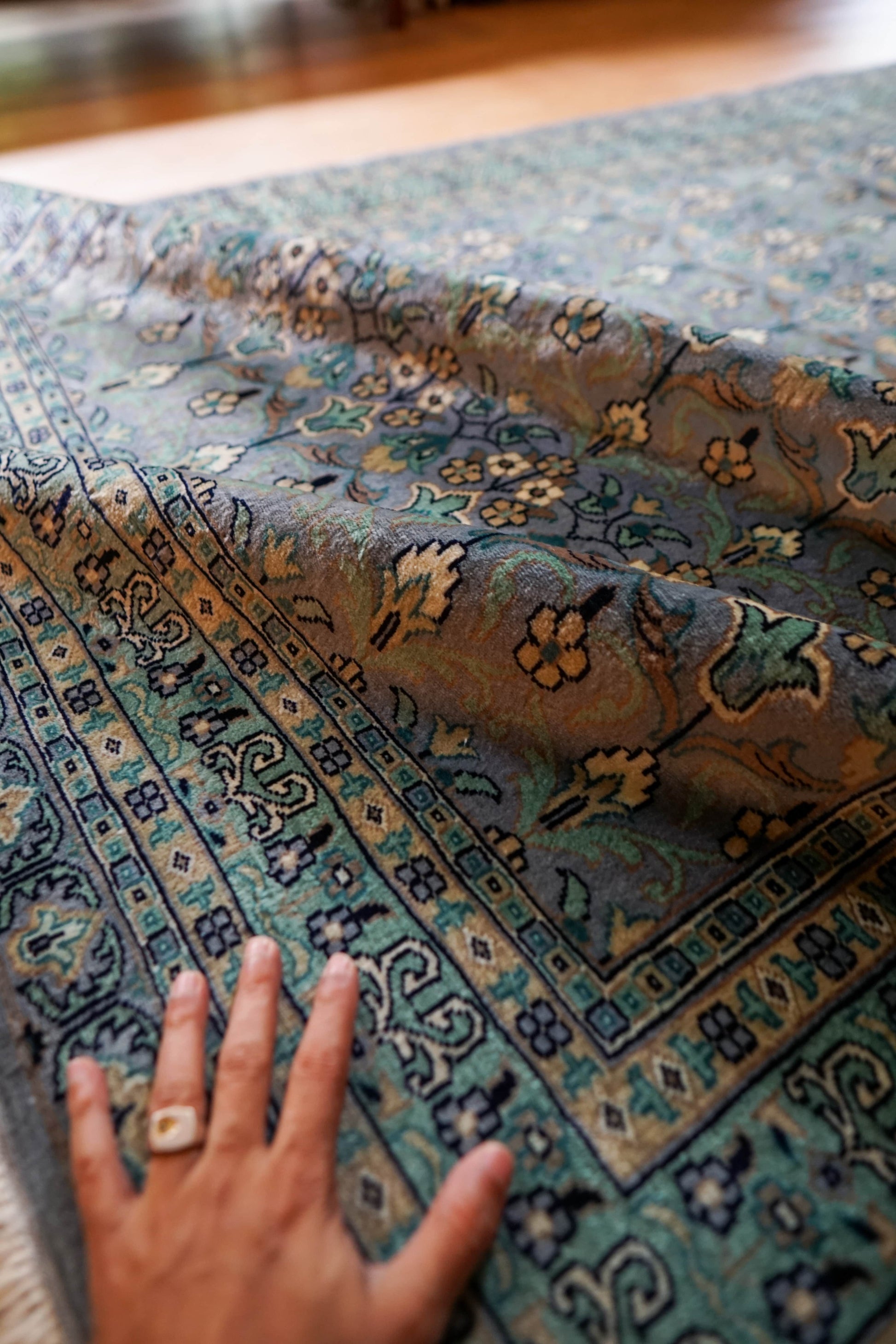  パキスタン手織り絨毯 175×127cm