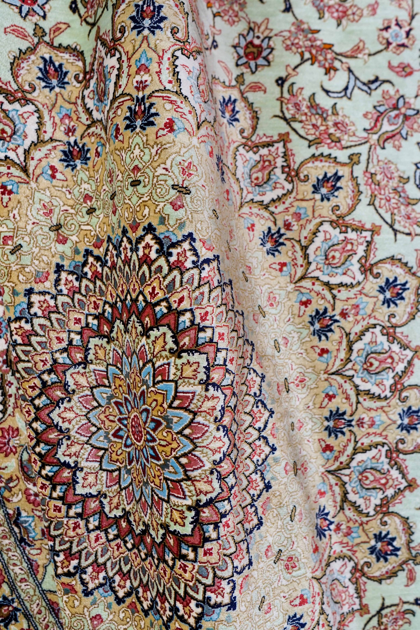 手織りペルシャ絨毯 カシャーン産 ファッラ工房 シルク100% 丸 200×200cm