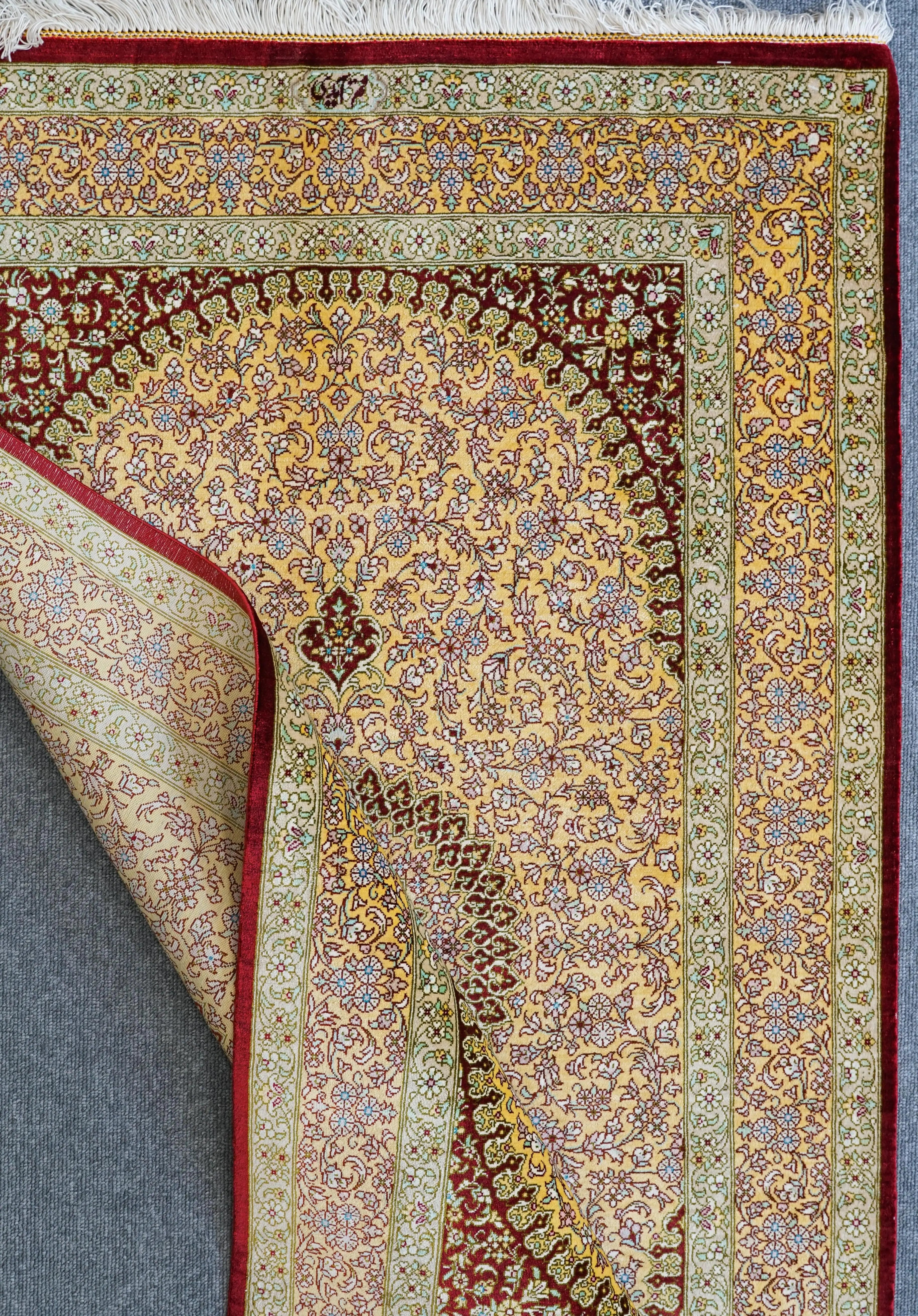 ペルシャ絨毯 クム産 100%シルク（121×78cm）手織り絨毯 – Decorworks