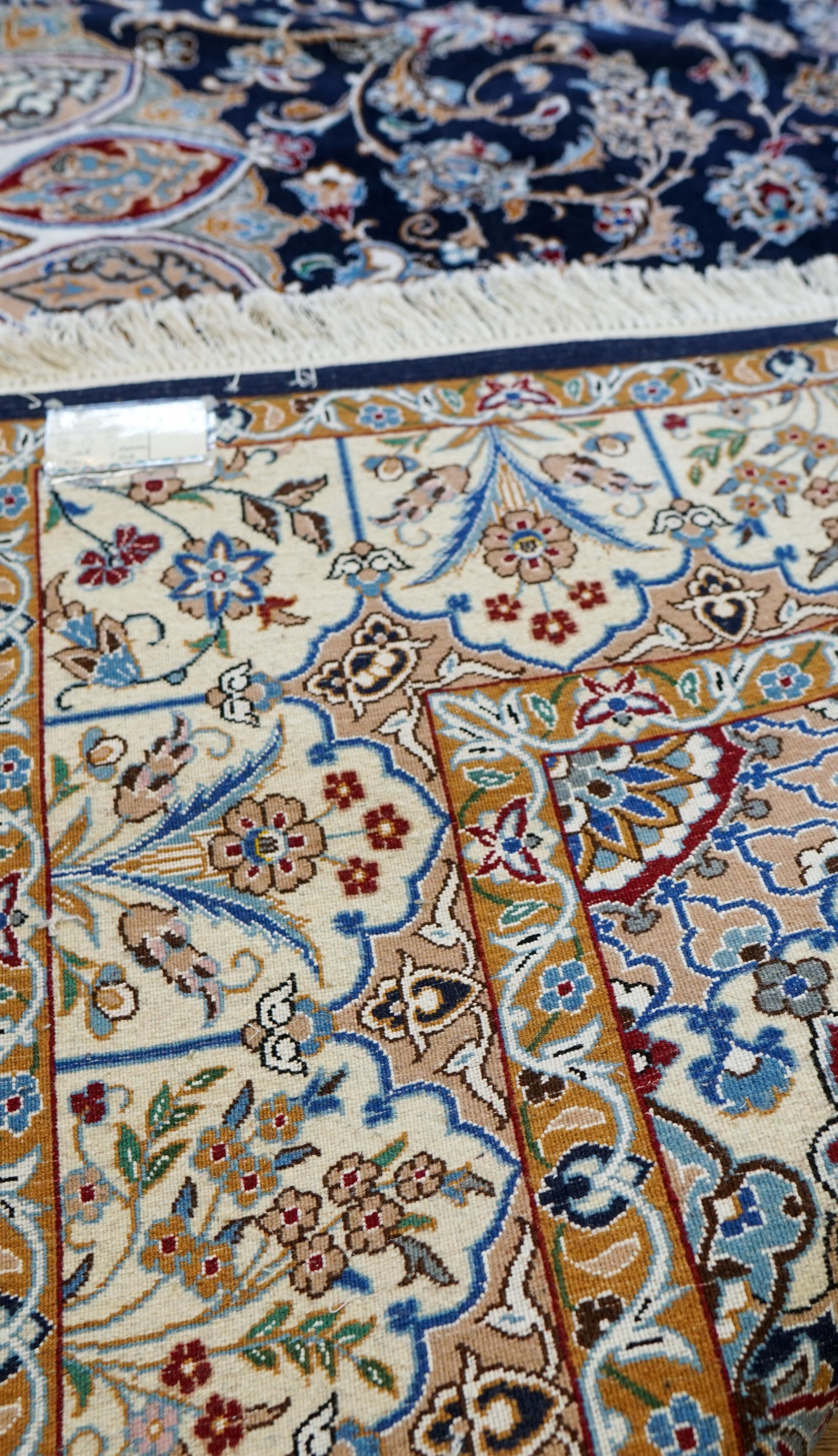  ペルシャ絨毯 ナイン産 250×200cm｜ウール×シルク・繊細メダリオンの伝統デザイン