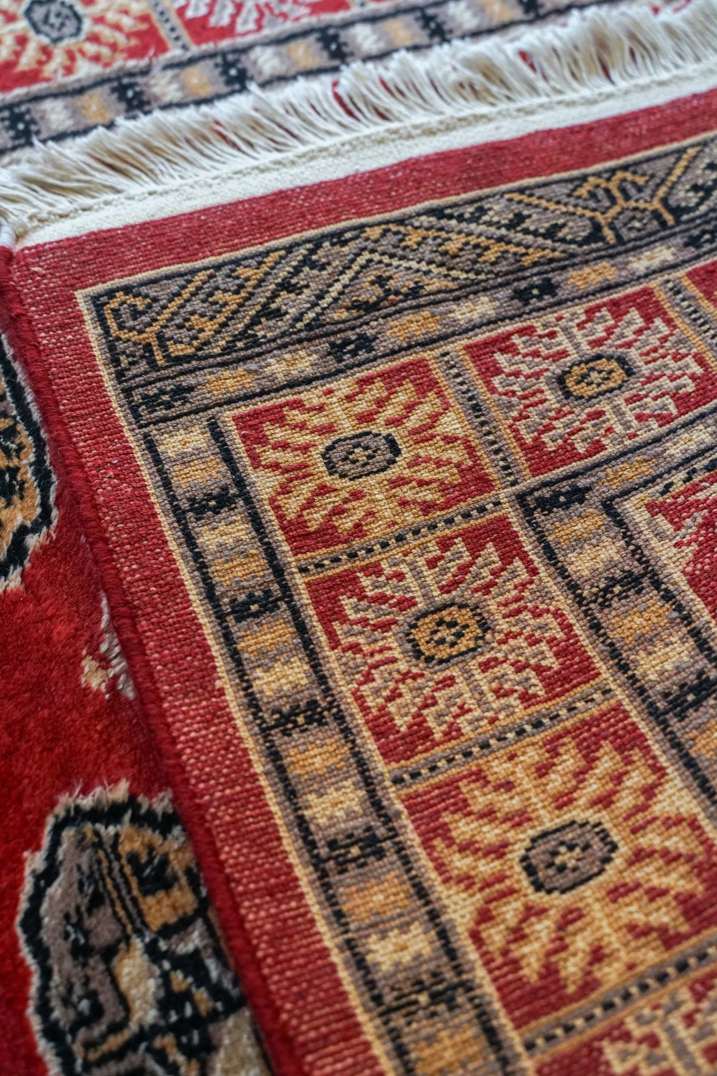  パキスタン手織り絨毯 トルクメンボハラ トライバルラグ 130×80cm