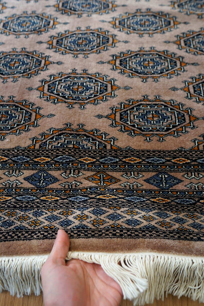  パキスタン手織り絨毯  251×161cm