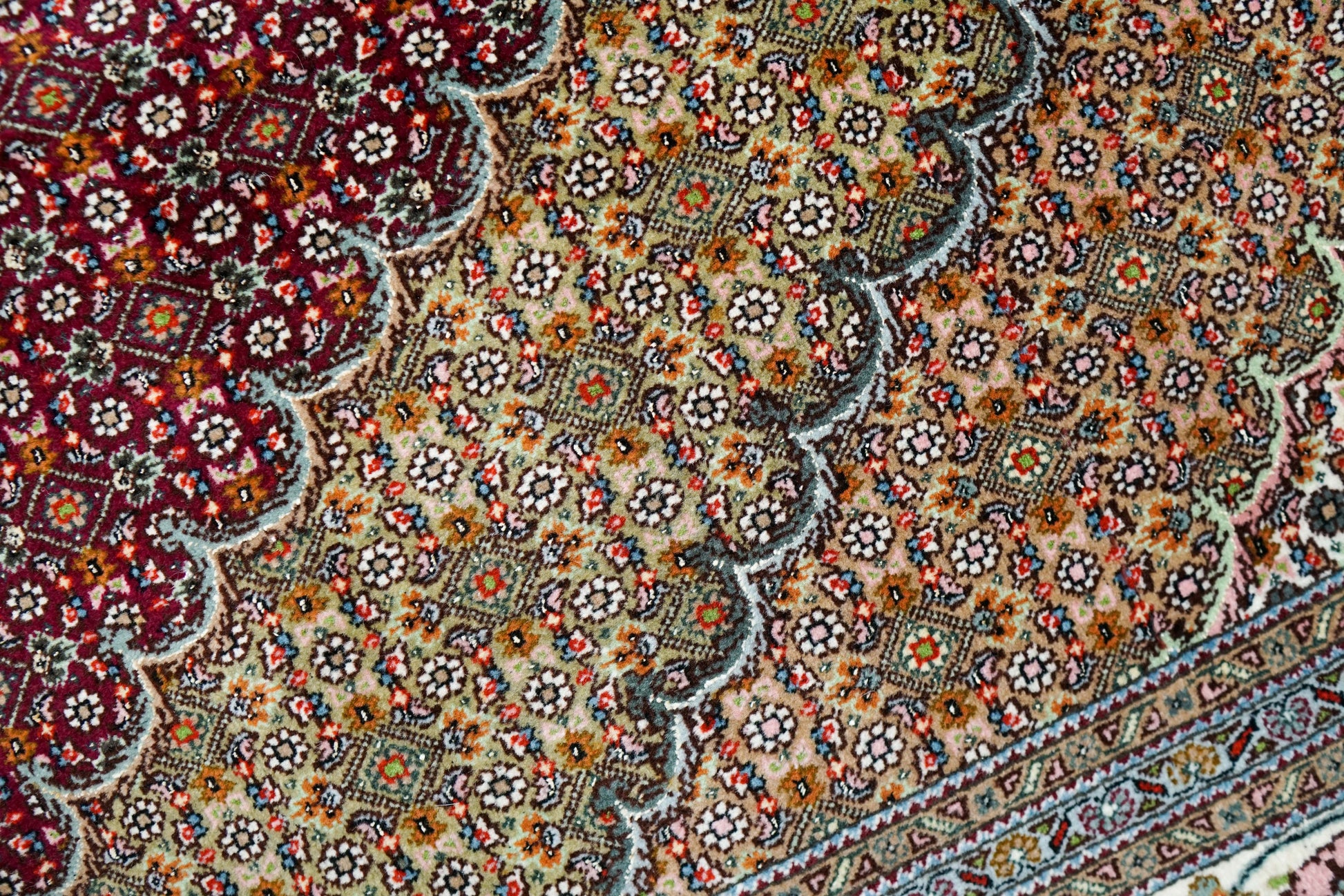 Collection ペルシャ手織り絨毯 タブリーズ産 305×205cm マヒ柄