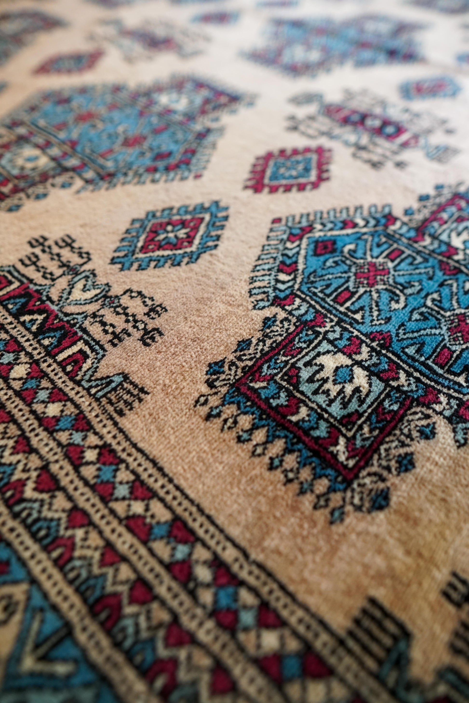  パキスタン手織り絨毯 ベージュ 248×150cm