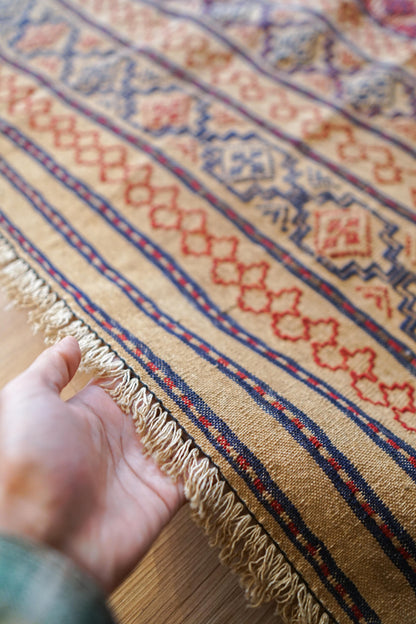  ペルシャ手織りオールドキリム  184×150cm