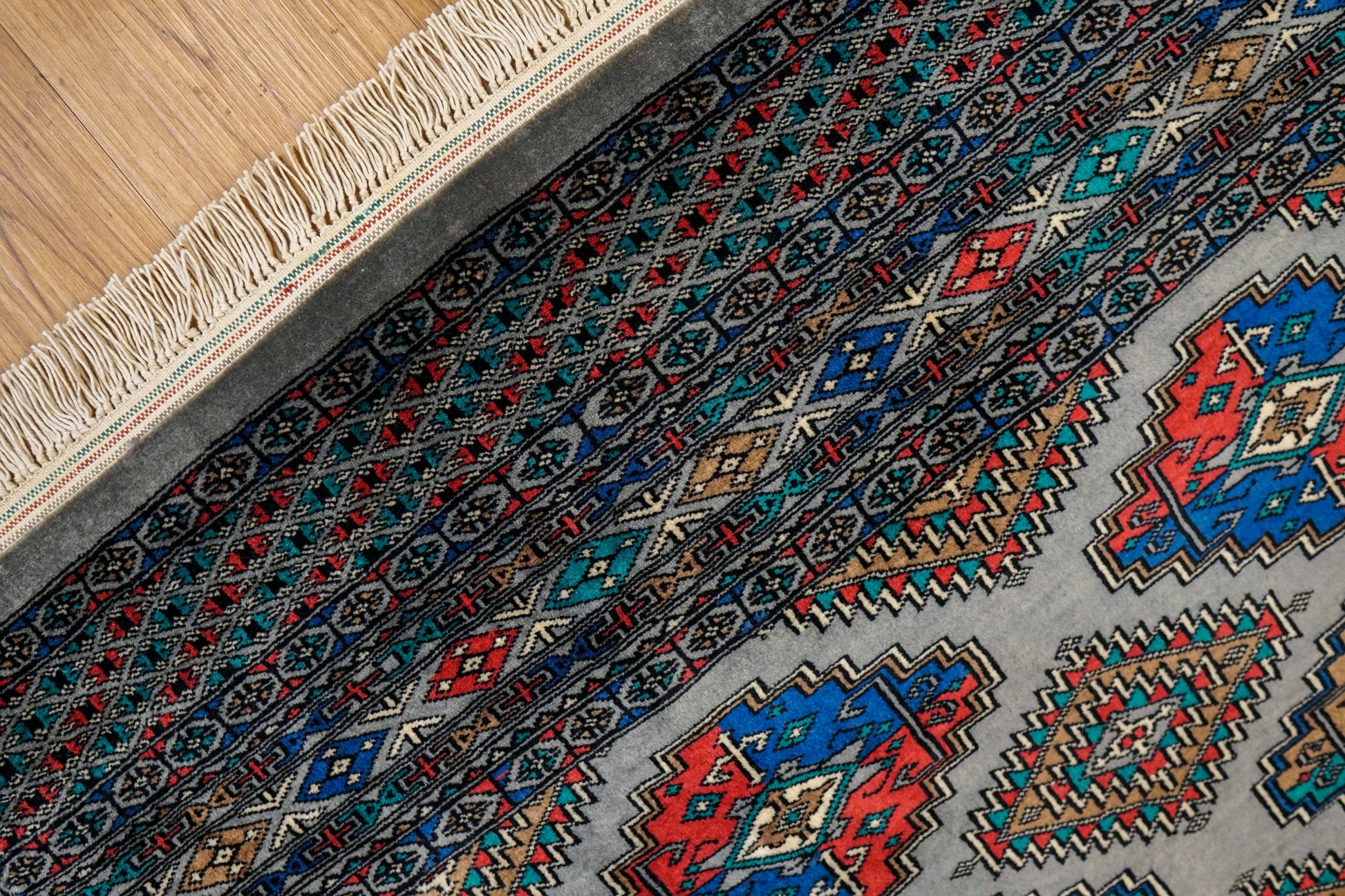  パキスタン手織り絨毯 234×160cm