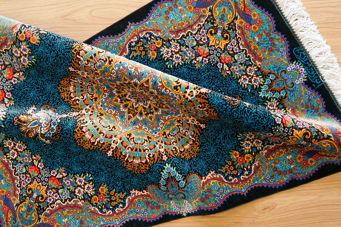  ペルシャ絨毯クム産  ムサヴィ工房　シルク　 証明書付 87×58cm　