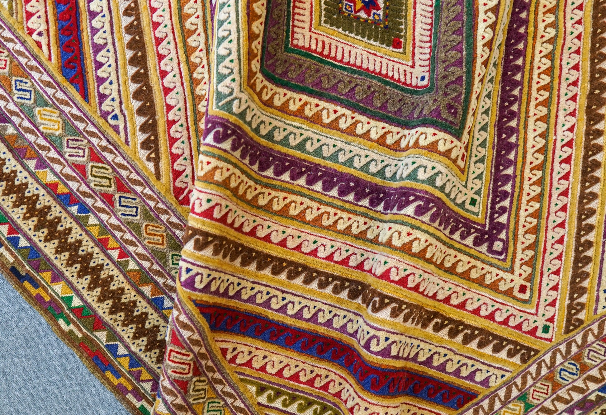 175×148cm   手織りマシュワニキリム絨毯 Decorworks