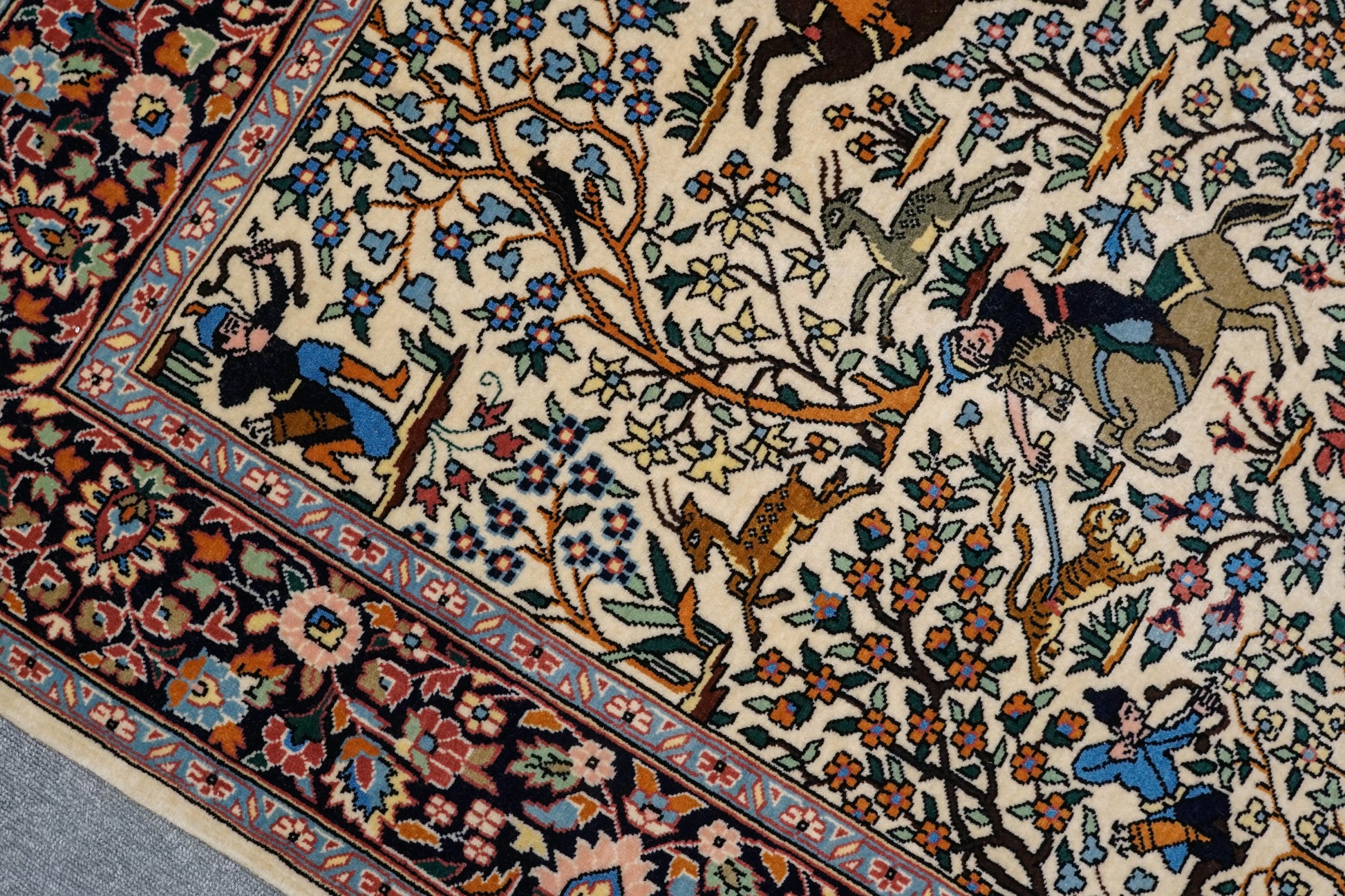 218×140cm   パキスタン手織り絨毯 Decorworks