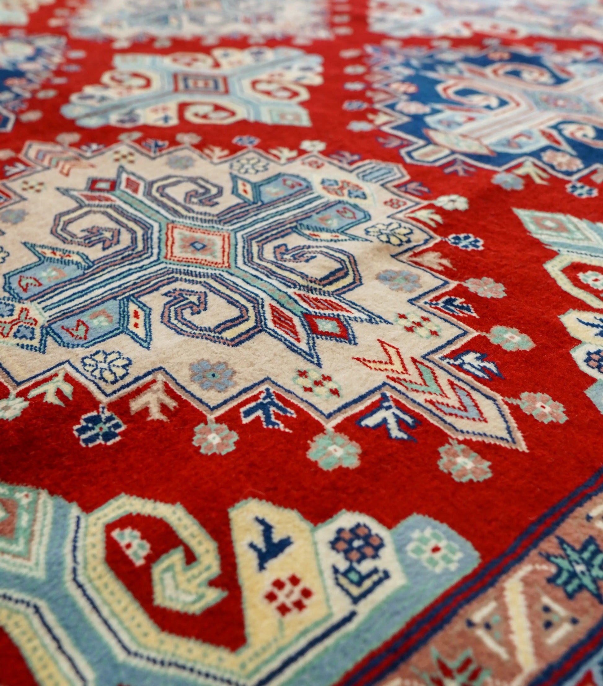 パキスタン絨毯　219×205cm Decorworks