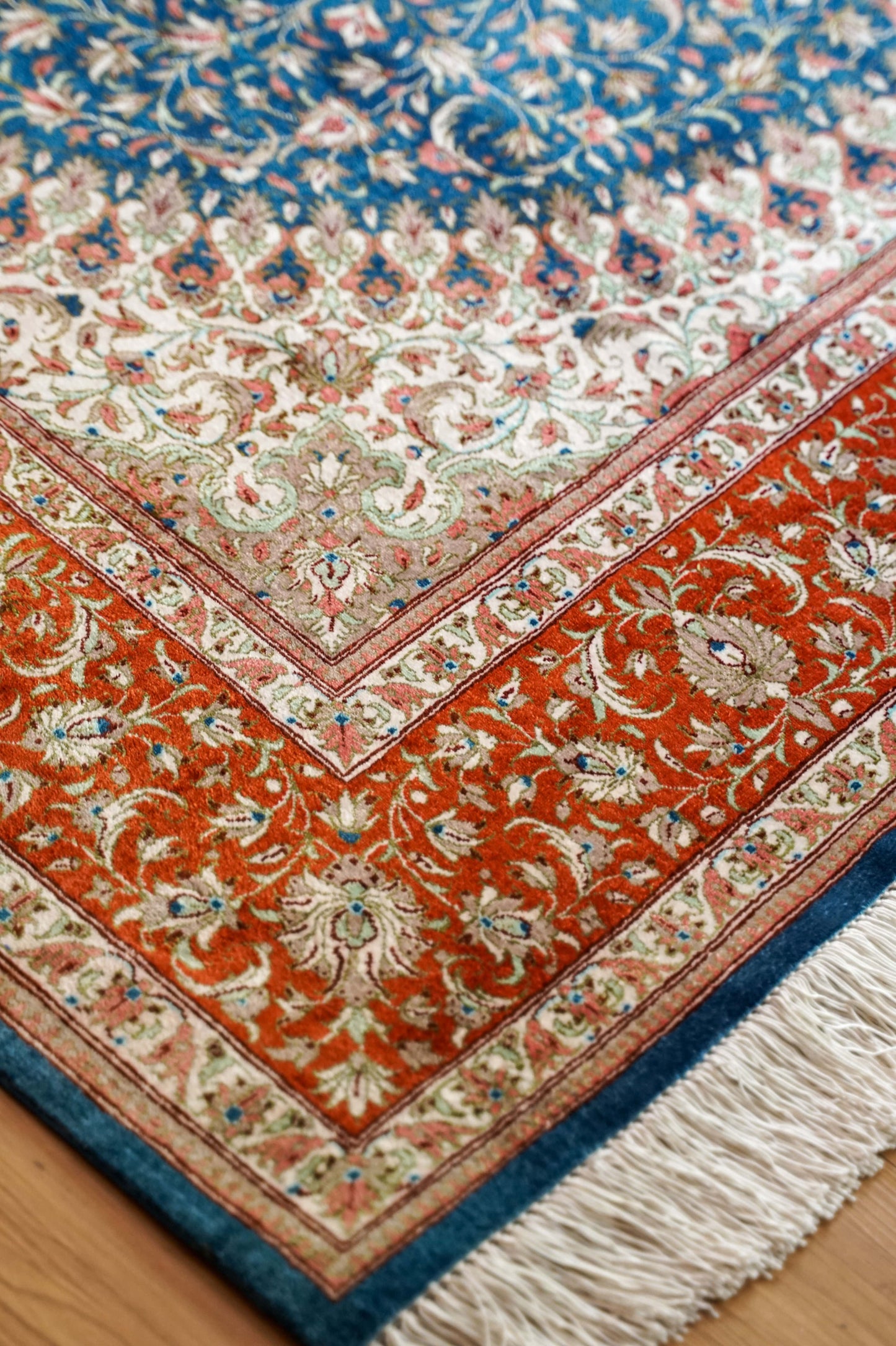 Collection 197×135cm ペルシャ手織り絨毯 クム産 ヌーリ工房 シルク100% 証明書付