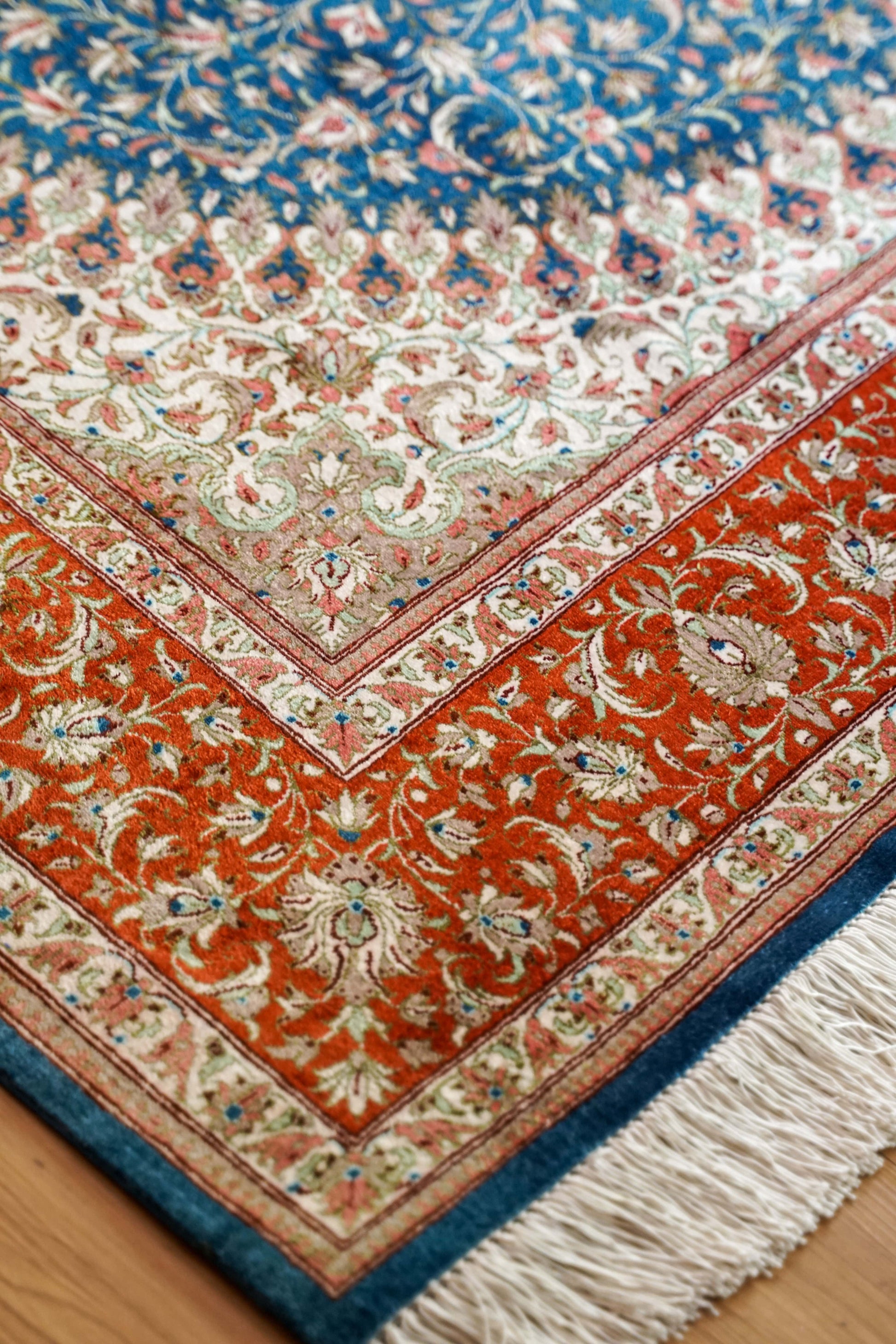 Collection 197×135cm ペルシャ手織り絨毯 クム産 ヌーリ工房 シルク100% 証明書付