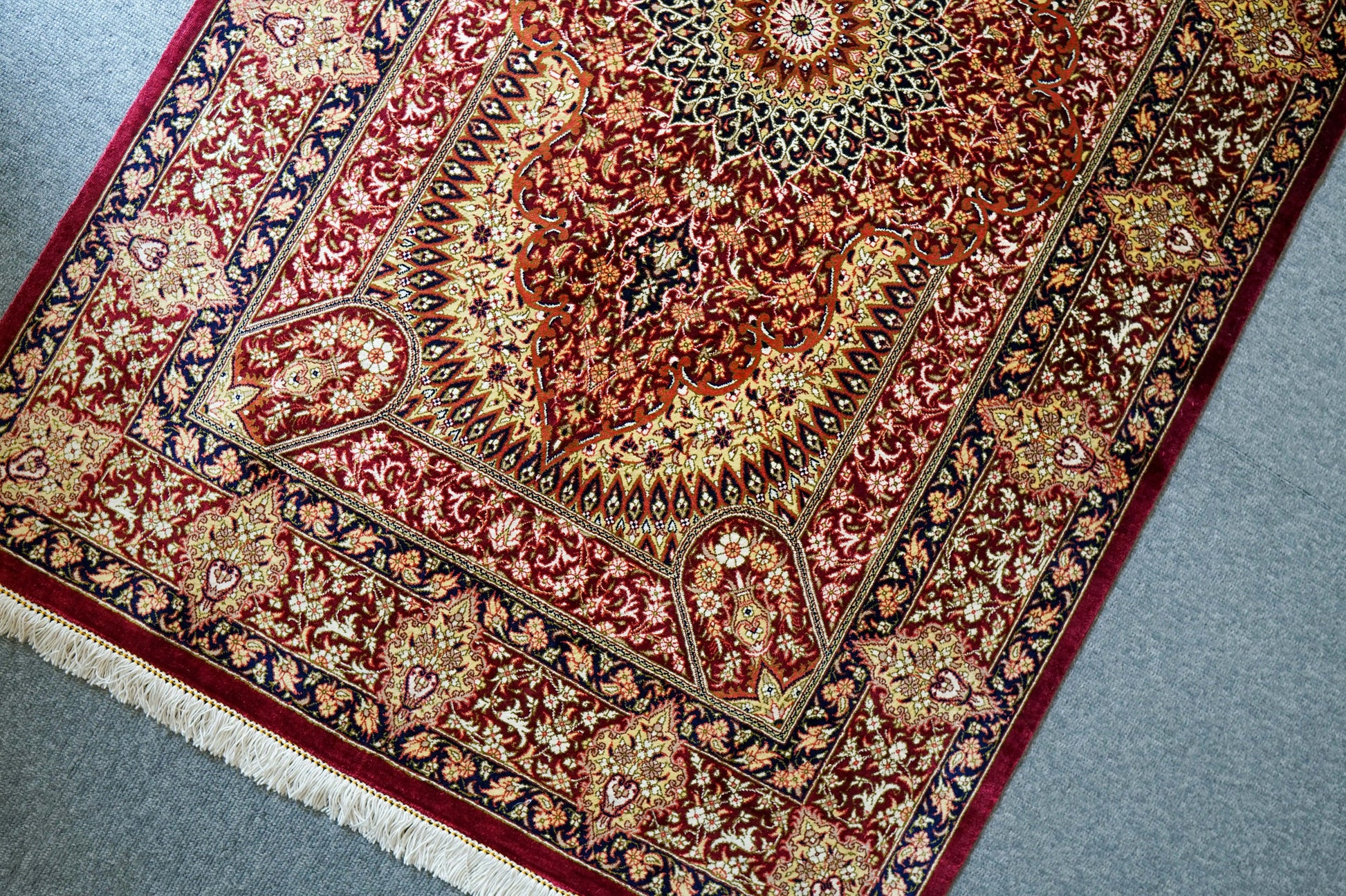 125×81cm　ペルシャ絨毯　クム産　モハメドジャムシェヂ房　シルク 100%　証明書付 Decorworks