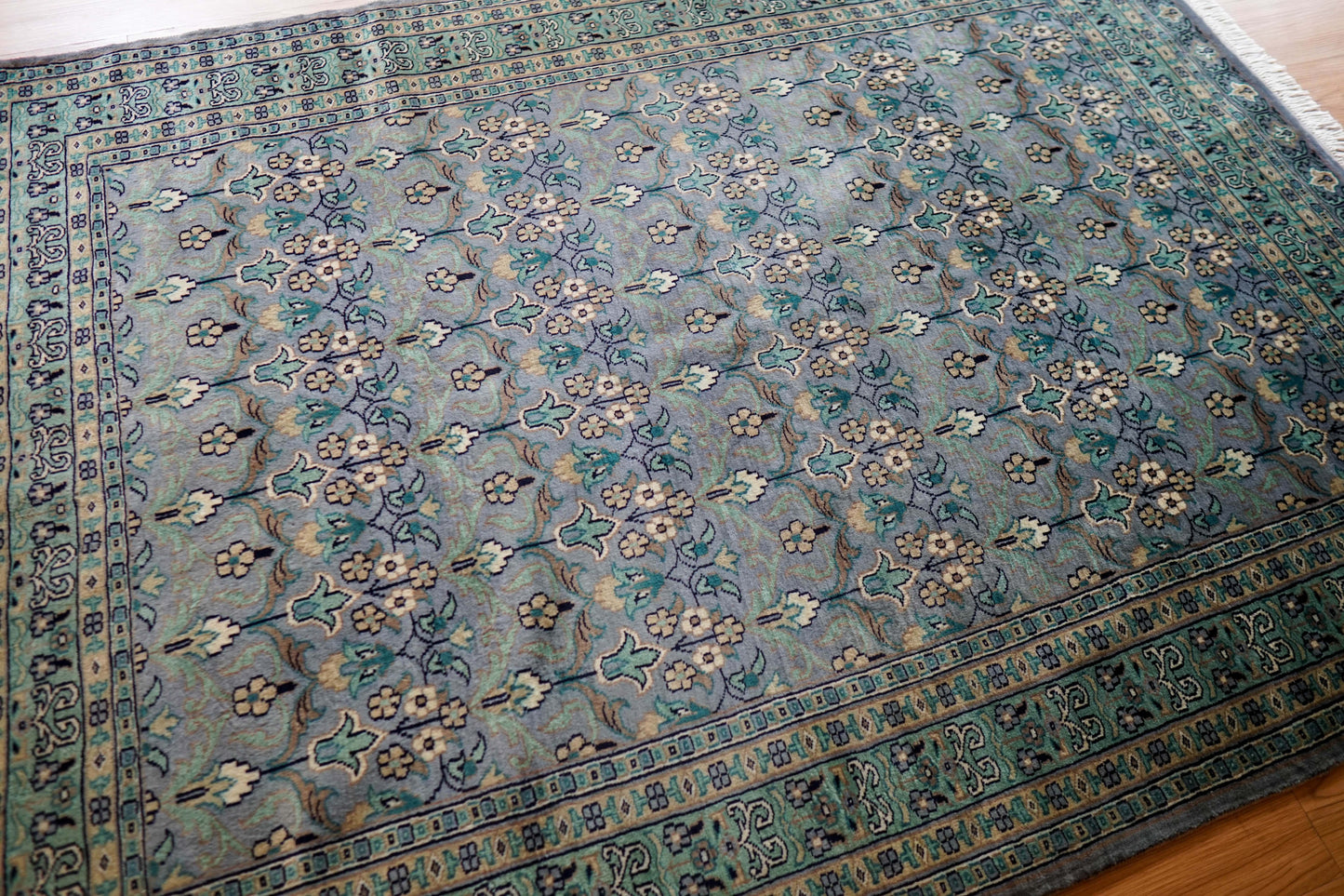  パキスタン手織り絨毯 175×127cm