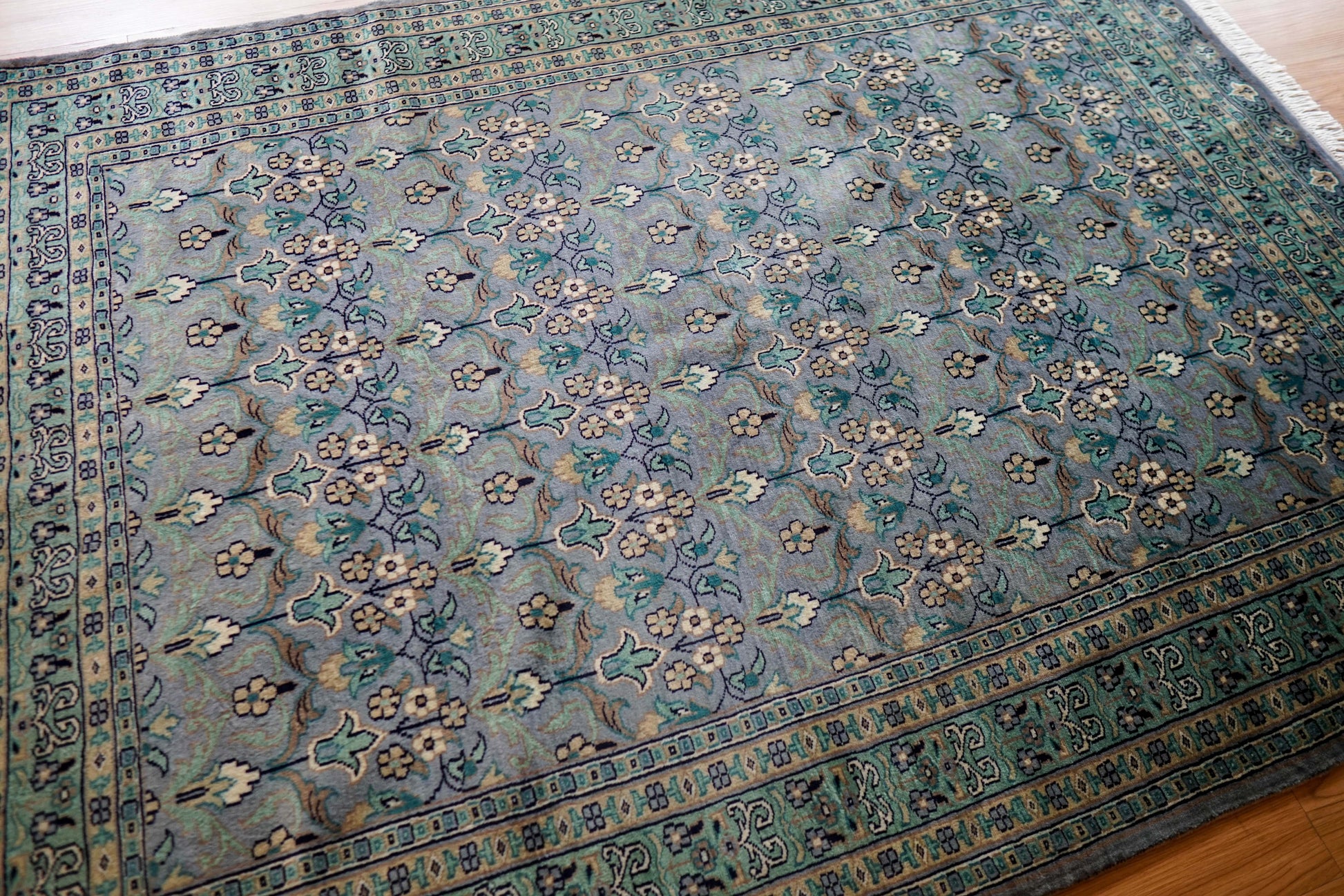  パキスタン手織り絨毯 175×127cm