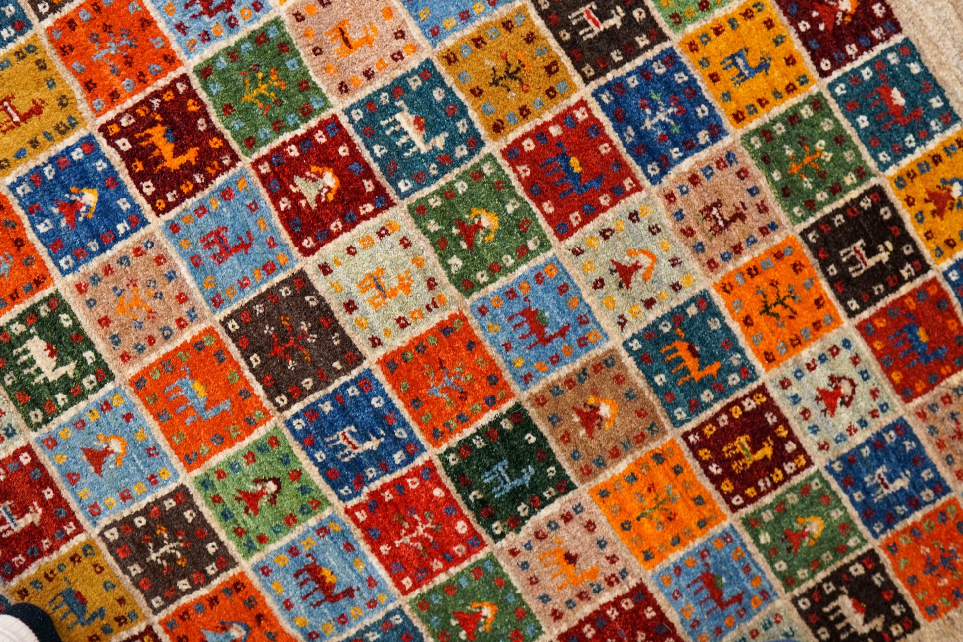  ペルシャ絨毯 手織りカシュクリギャッベ 188×118cm リズバフト