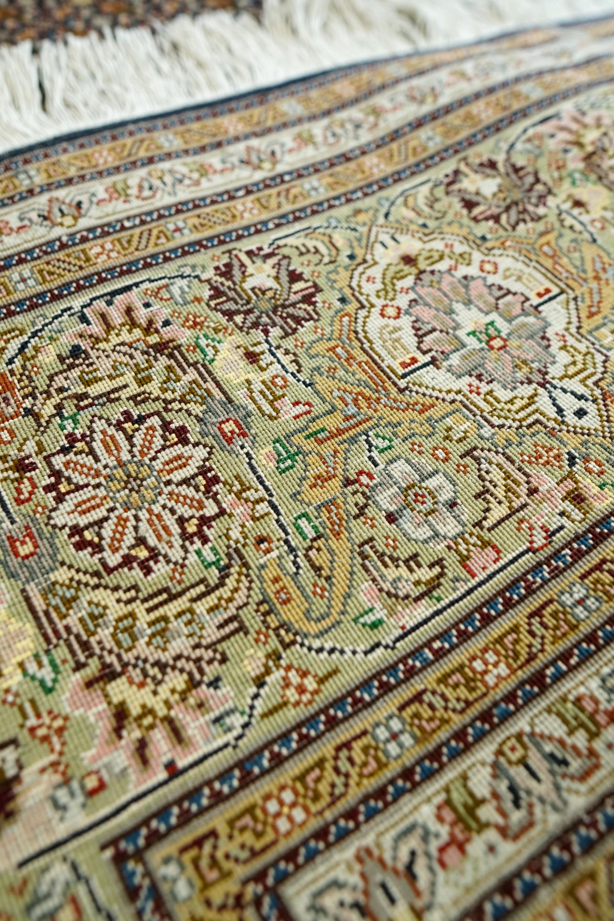  ペルシャ手織り絨毯 タブリーズ産 296×196cm｜マヒ柄