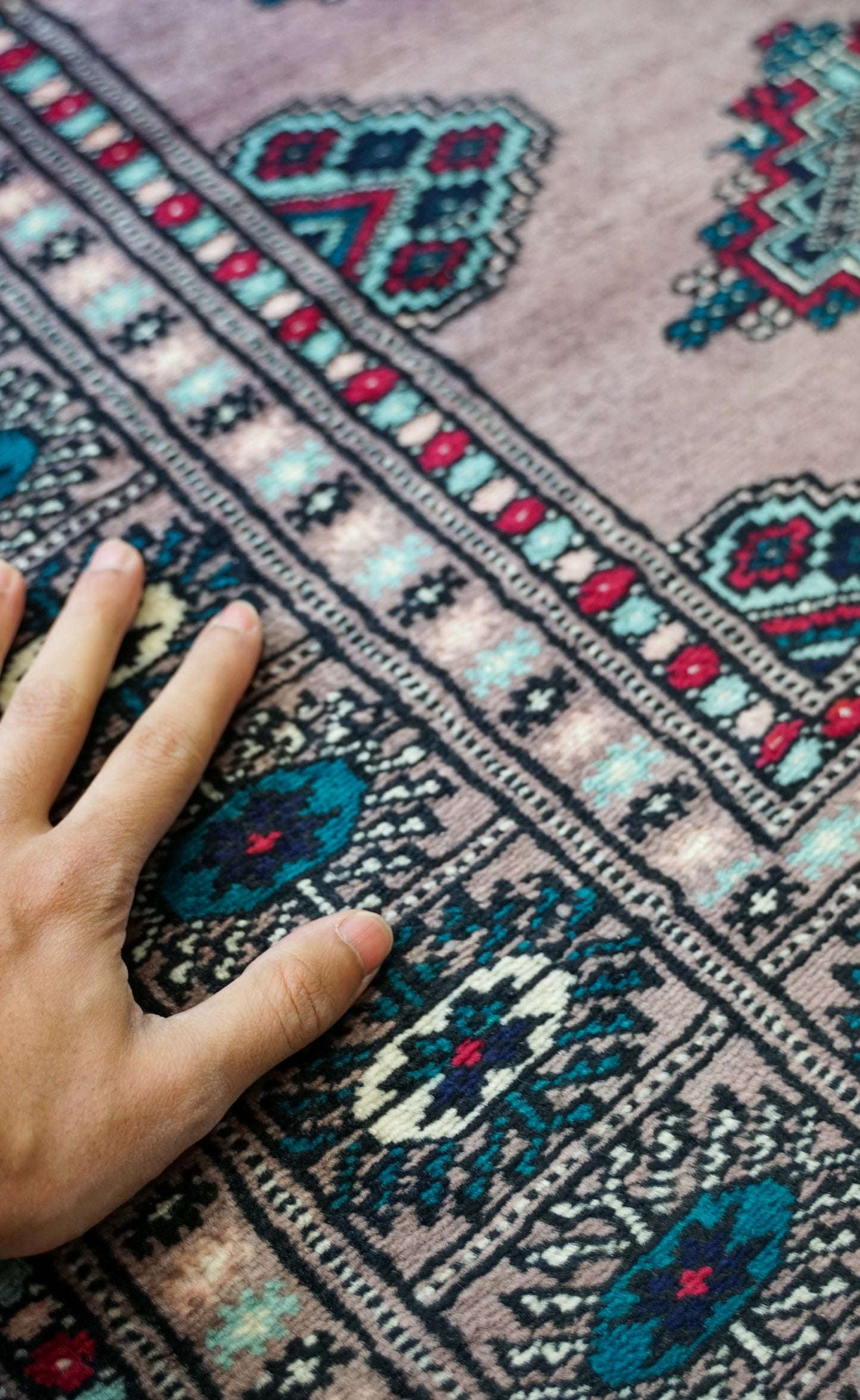  パキスタン手織り絨毯 147×76cm｜ニュージーランド産ウール使用 上質ウーステッドウール トライバルデザイン